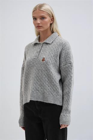 Ayıcık Nakışlı Polo Yaka Örme Triko Kazak 1388