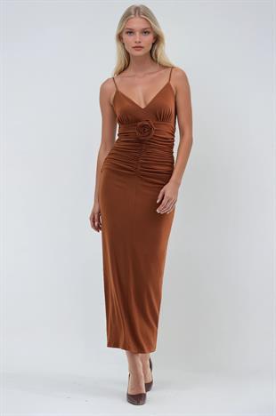 Gül Detaylı ve Büzgülü Askılı Elbise 2938 R5-D-K2