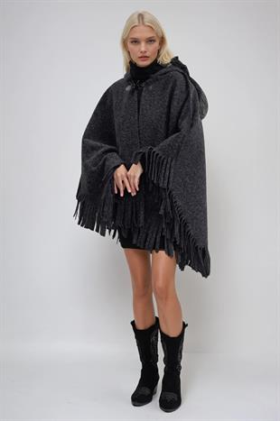 Kapüşonu Kürklü Püsküllü Panço 6167
