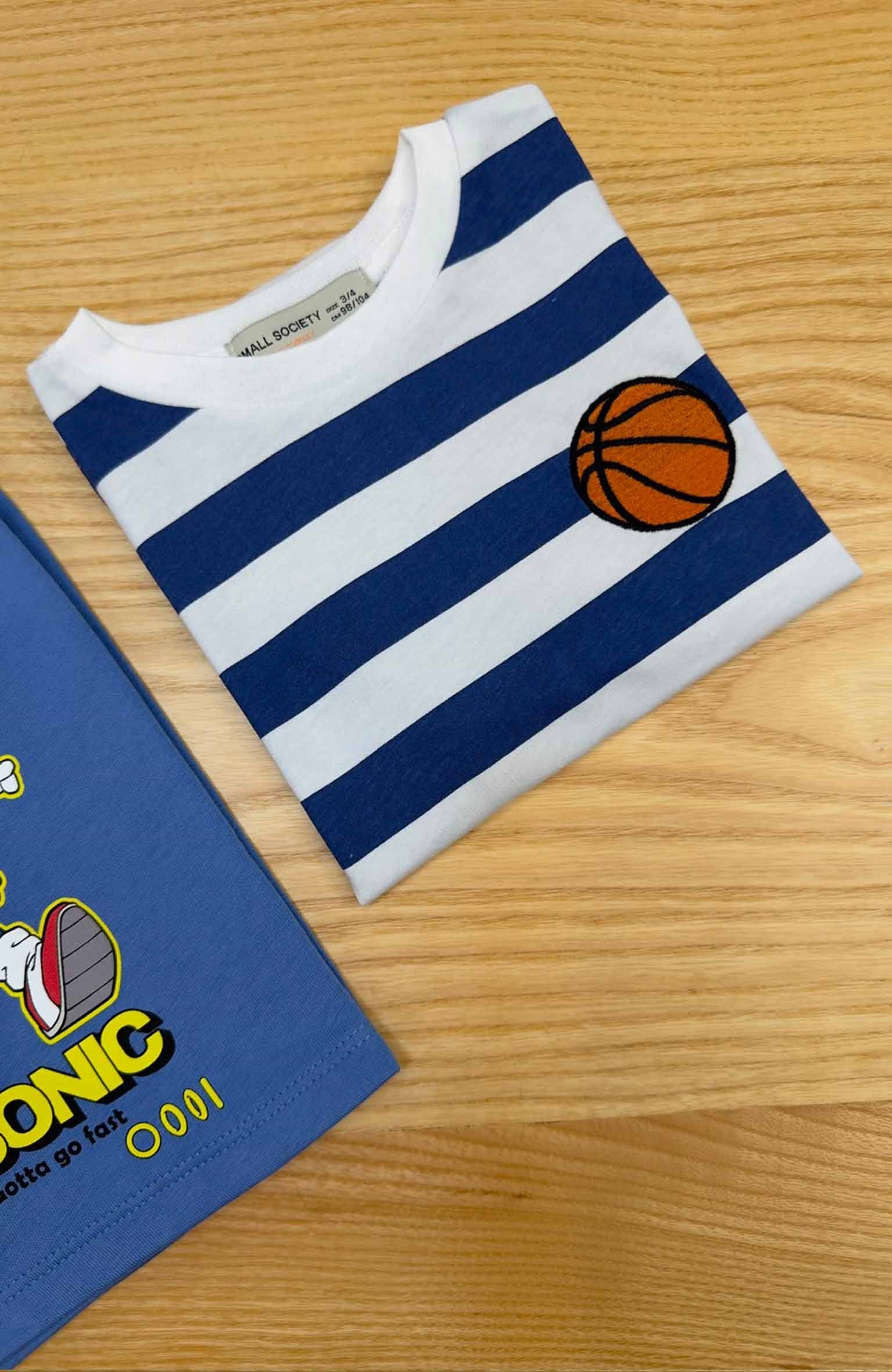C2493 BASKET TOPU NAKIŞLI MAVİ ŞERİTLİ T-SHIRT