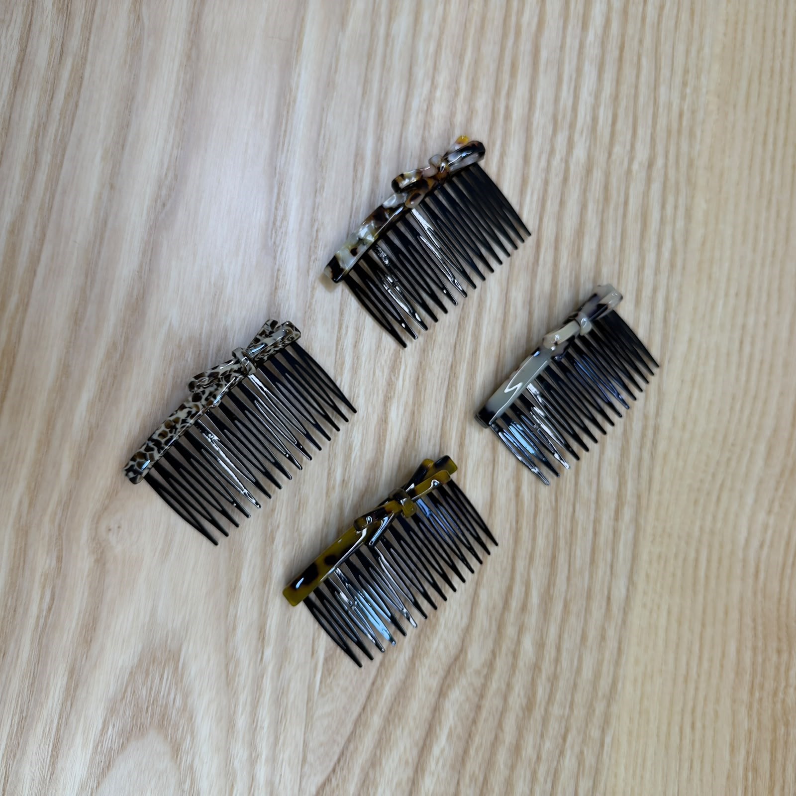 K4260 TEKLİ KEMİK TARAK TOKA