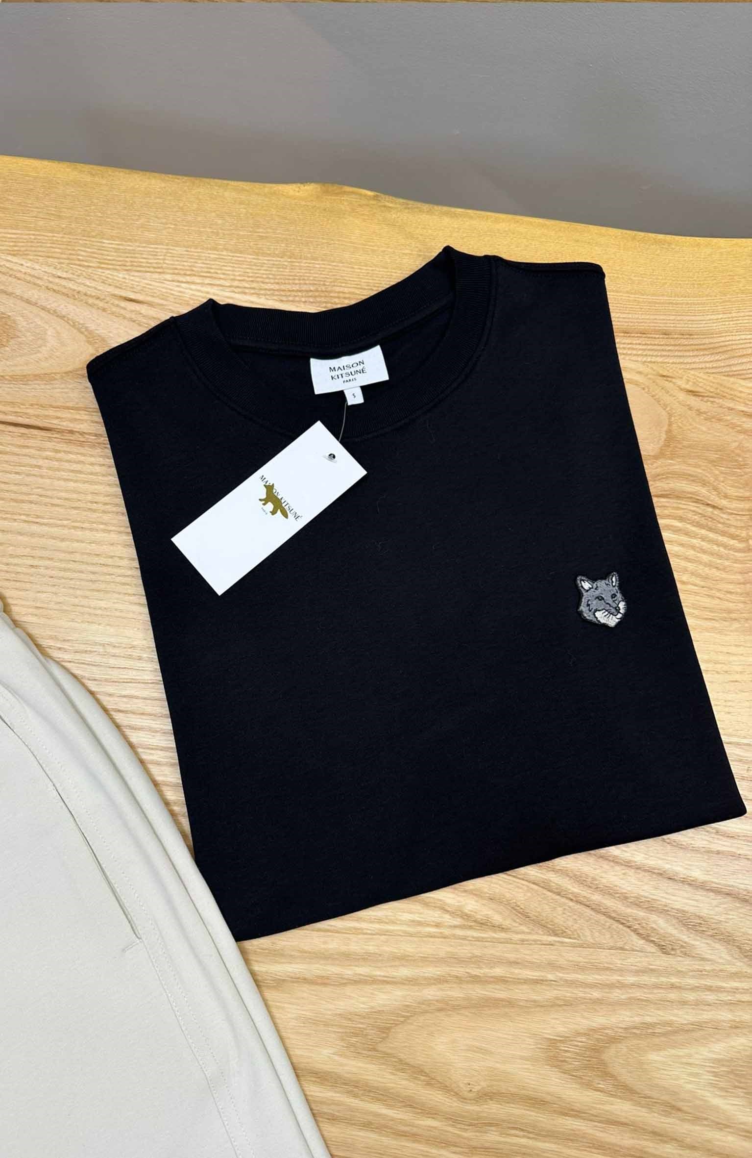MEN1759 MAISON K. GRİ TİLKİ APLİKLİ SİYAH T-SHIRT