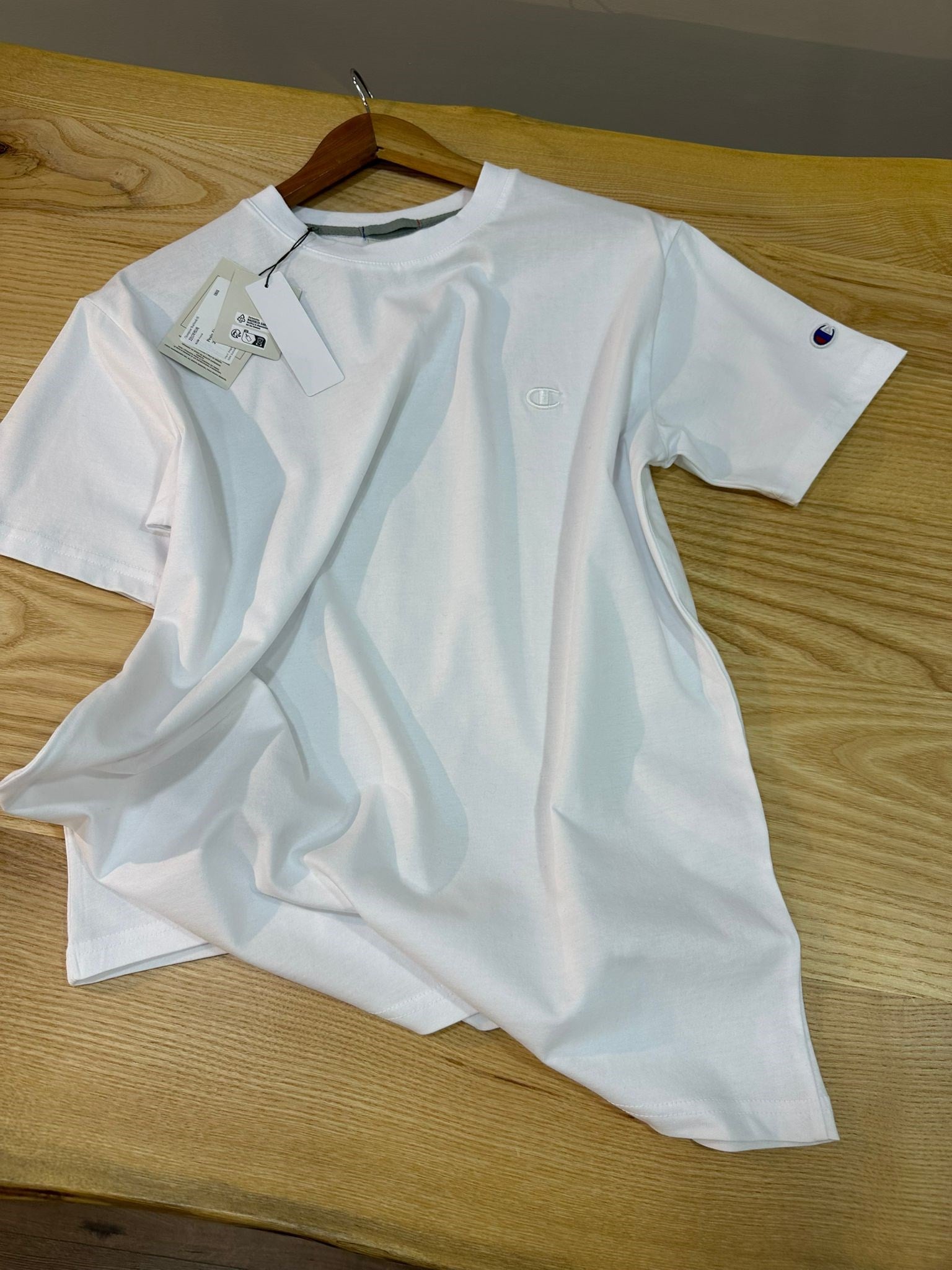 MEN1813 CHMP KÜÇÜK NAKIŞLI EKRU T-SHIRT