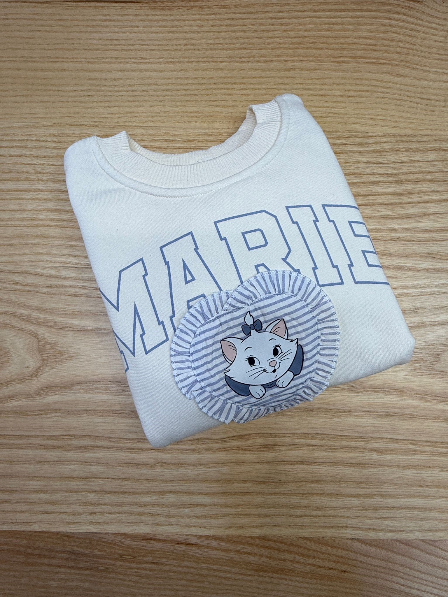 C2542 MARIE BASKILI EKRU SWEAT