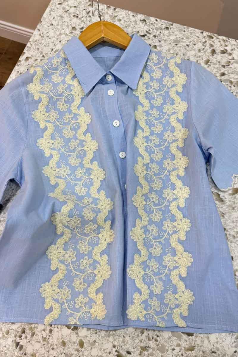 K2540 KREM NAKIŞLI KISA KOL MAVİ KETEN GÖMLEK