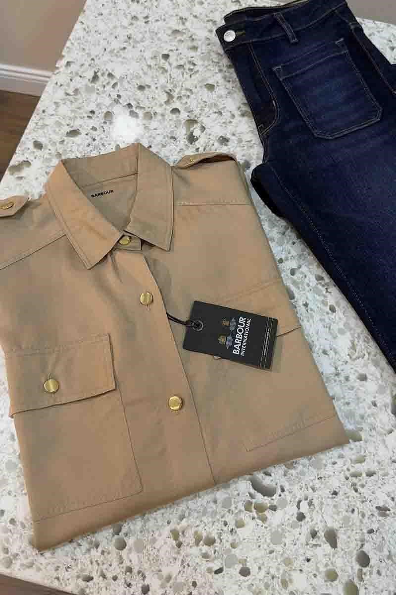 K2791 BRBOUR GOLD DÜĞMELİ CEPLİ BEJ GÖMLEK
