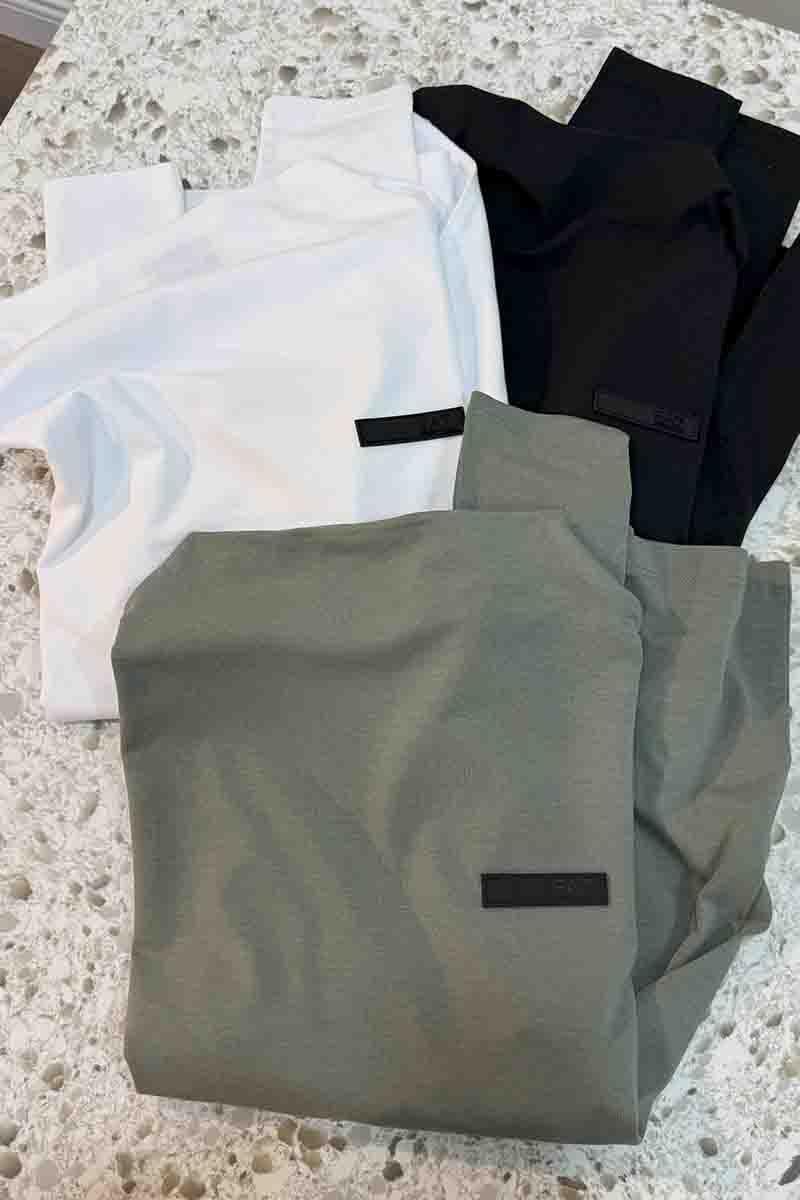 K2890 E.A DİK YAKA SLİKON ARMALI UZUN KOL T-SHIRT