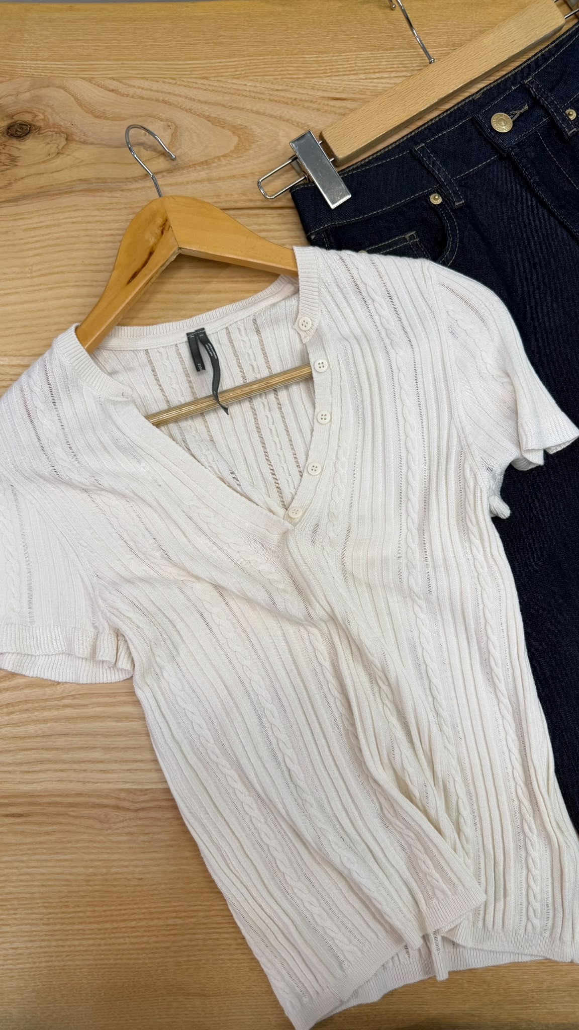 K4525 ANTRPLG V YAKA KREM TRİKO T-SHIRT