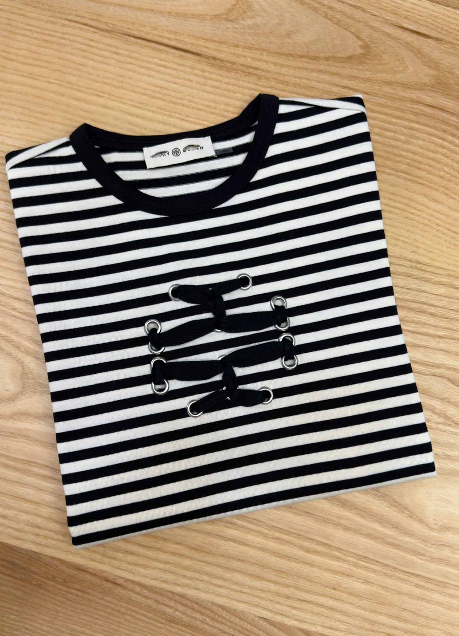 K4539 KUŞGÖZÜ DETAYLI LACİVERT ÇİZGİLİ T-SHIRT