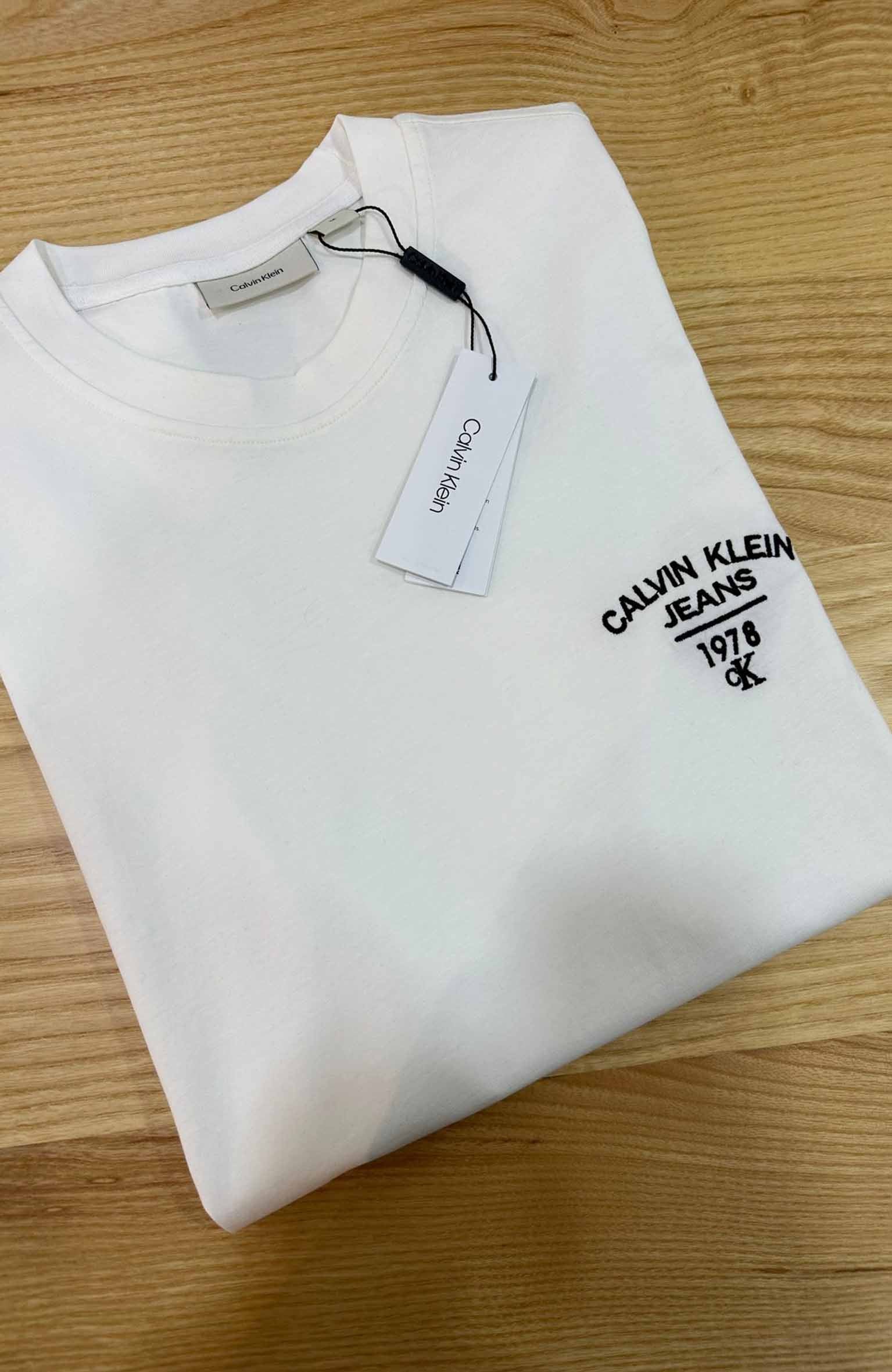 MEN1530 CK SİYAH NAKIŞLI EKRU PAMUKLU T-SHIRT