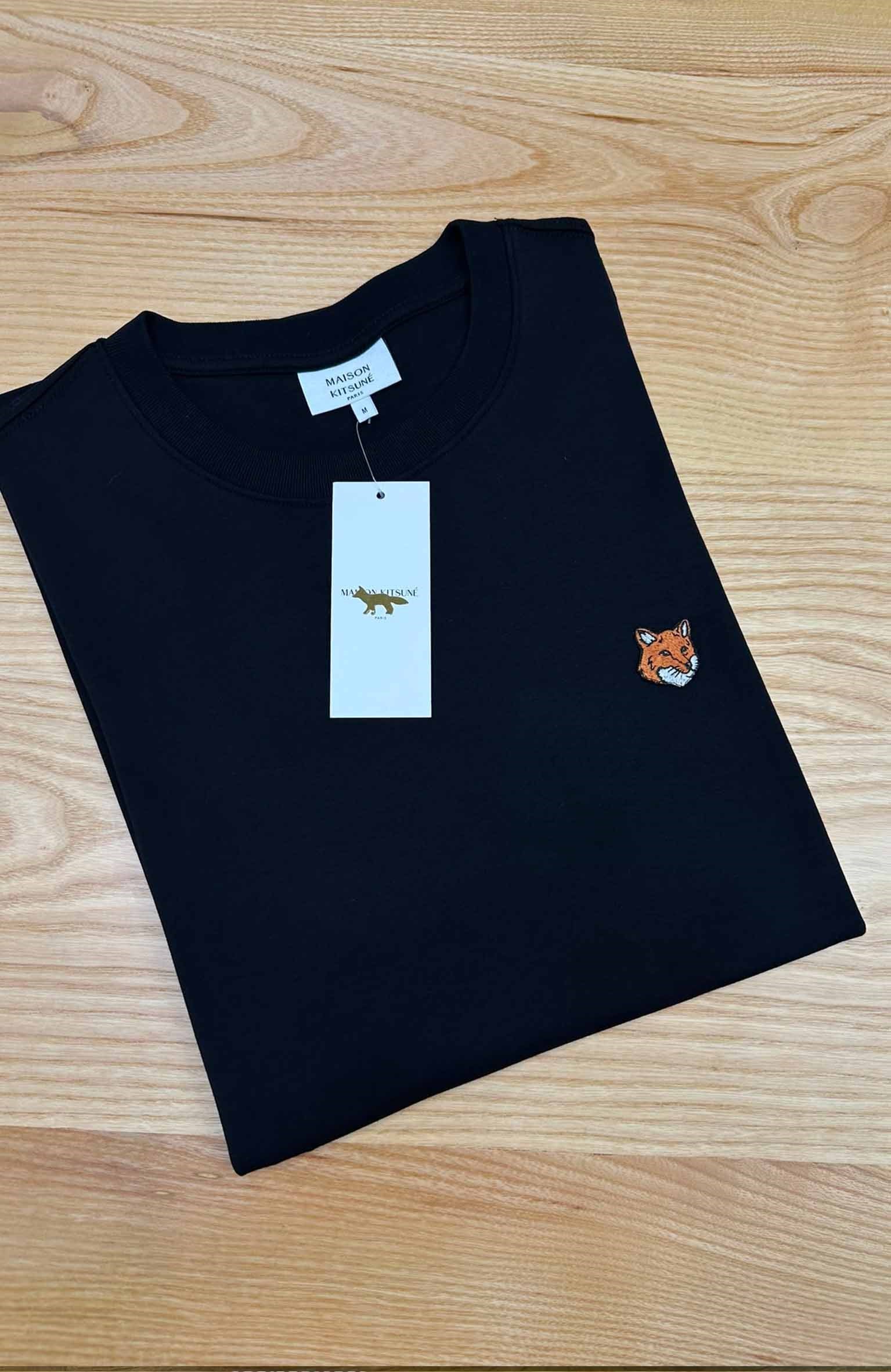 MEN1874 MAISON K. TURUNCU TİLKİ APLİKLİ SİYAH T-SHIRT