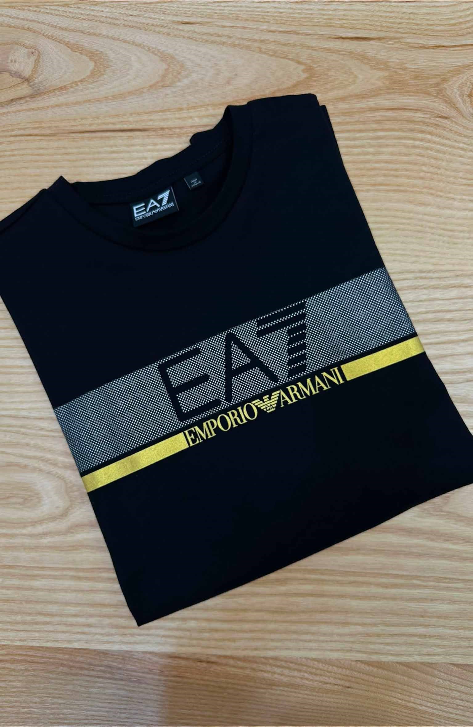 MEN1949 E.A GOLD BASKI DETAYLI SİYAH T-SHIRT