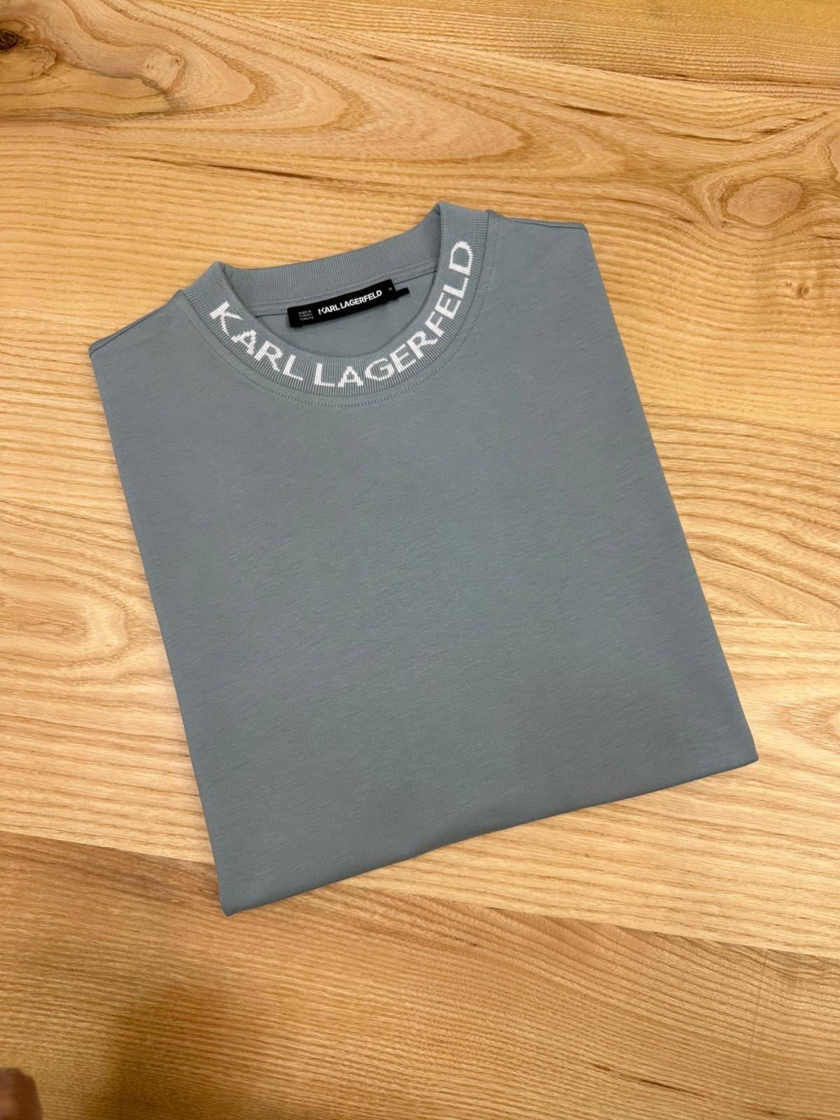 MEN2150 KARL L. DOKUMA YAKA AÇIK MAVİ TOK T-SHIRT