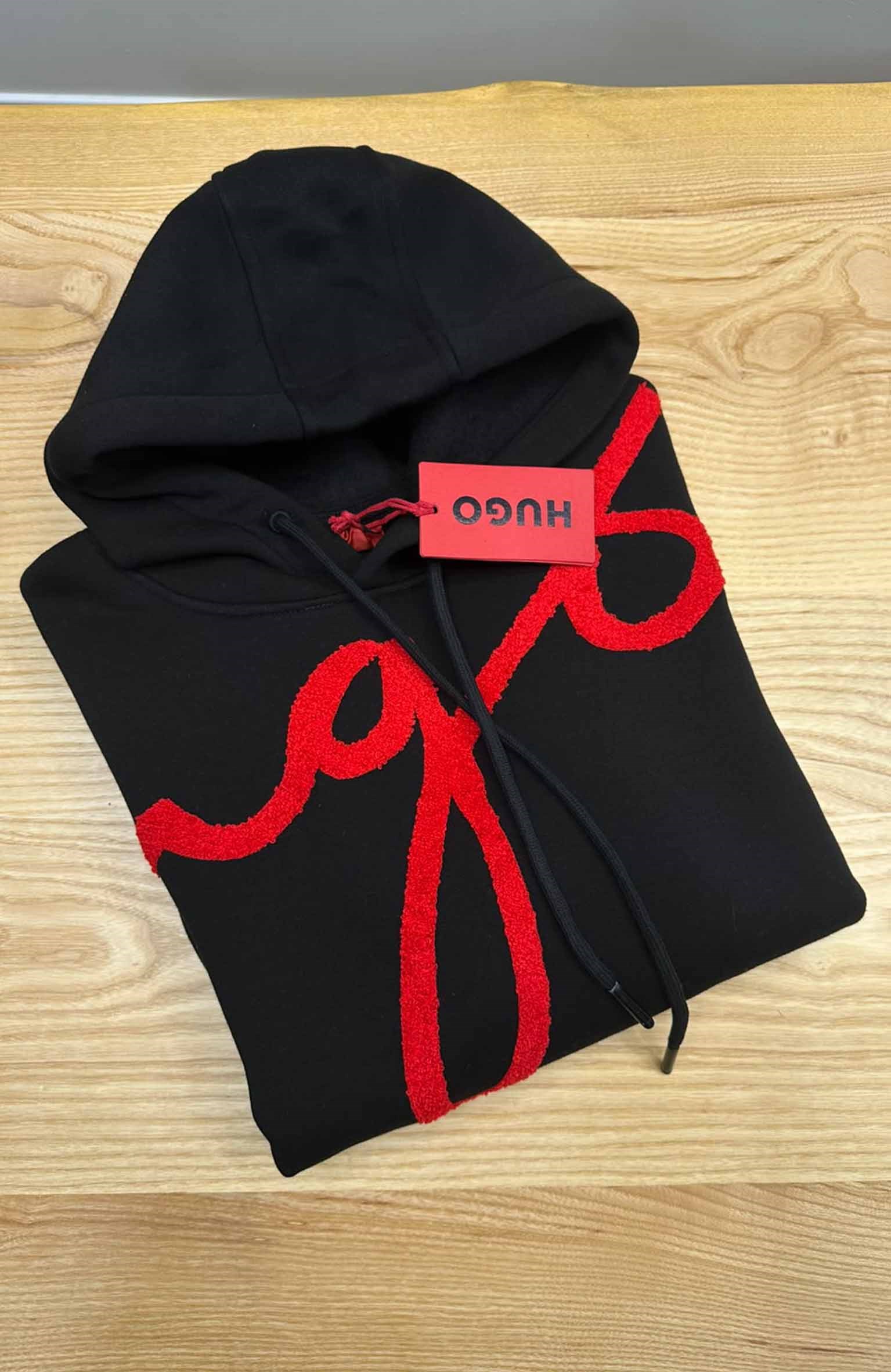 MEN2363 H.GO KIRMIZI NAKIŞLI SİYAH KAPÜŞONLU SWEAT
