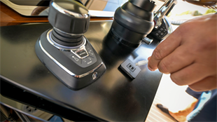 TILE-USB-C/USB-C ŞARJ SOKETİ, SİYAH ÇERÇEVE