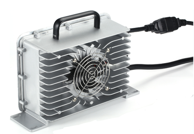 ROYPOW SMART LIFEPO4 AKÜ ŞARJ CİHAZI 24V