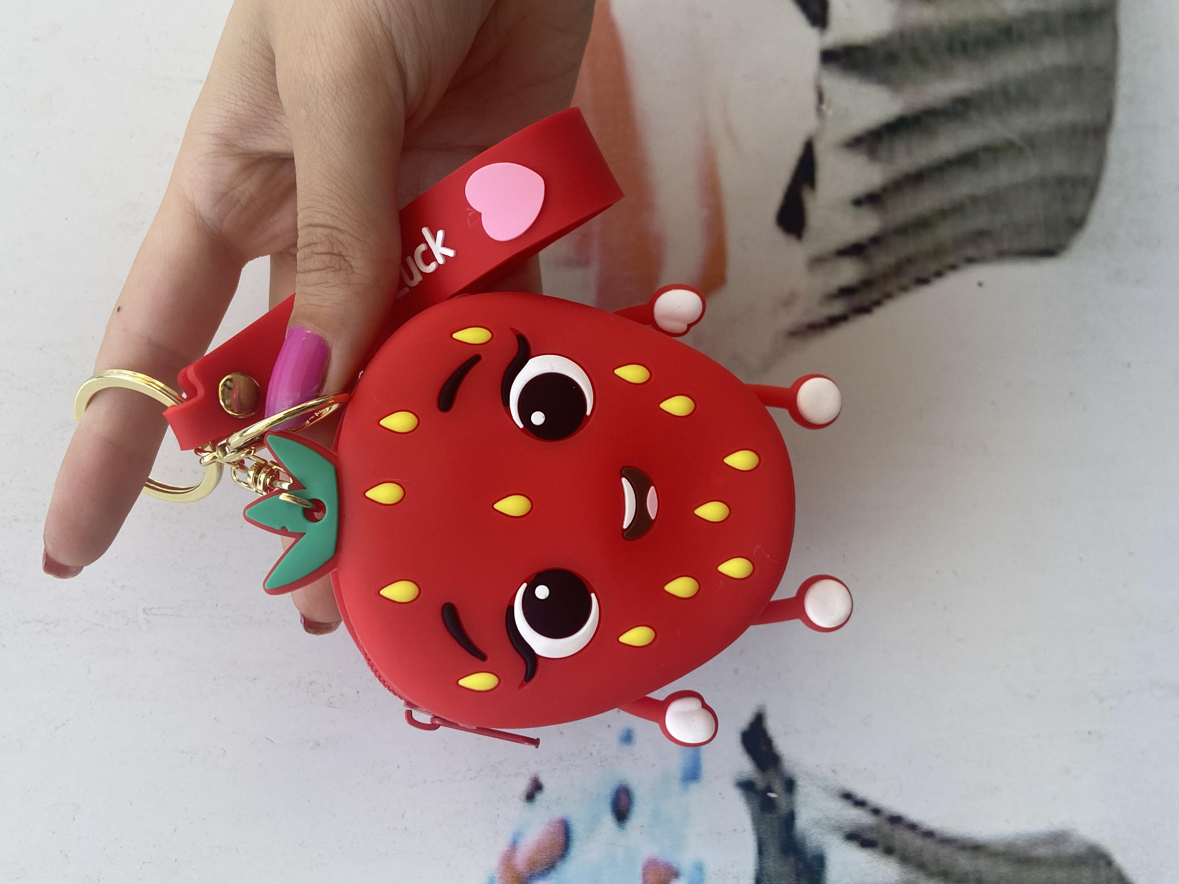 Çilek  Popitli Bozuk Para Cüzdanı Anahatarlık