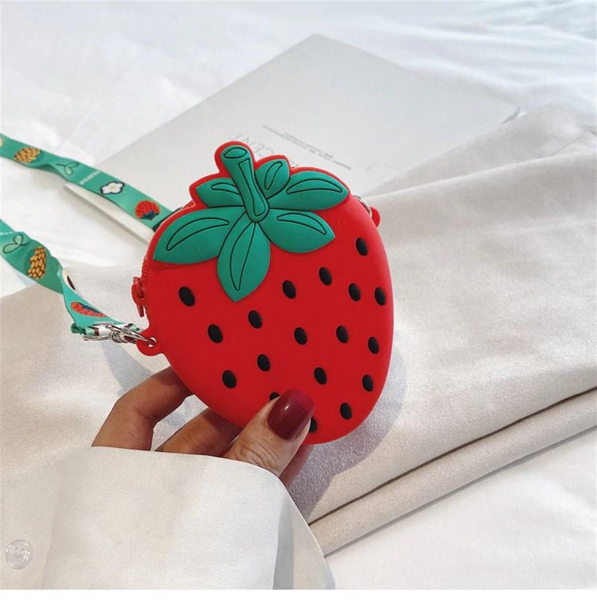 Çilek Tasarım Silikon Omuz Askılı Çanta