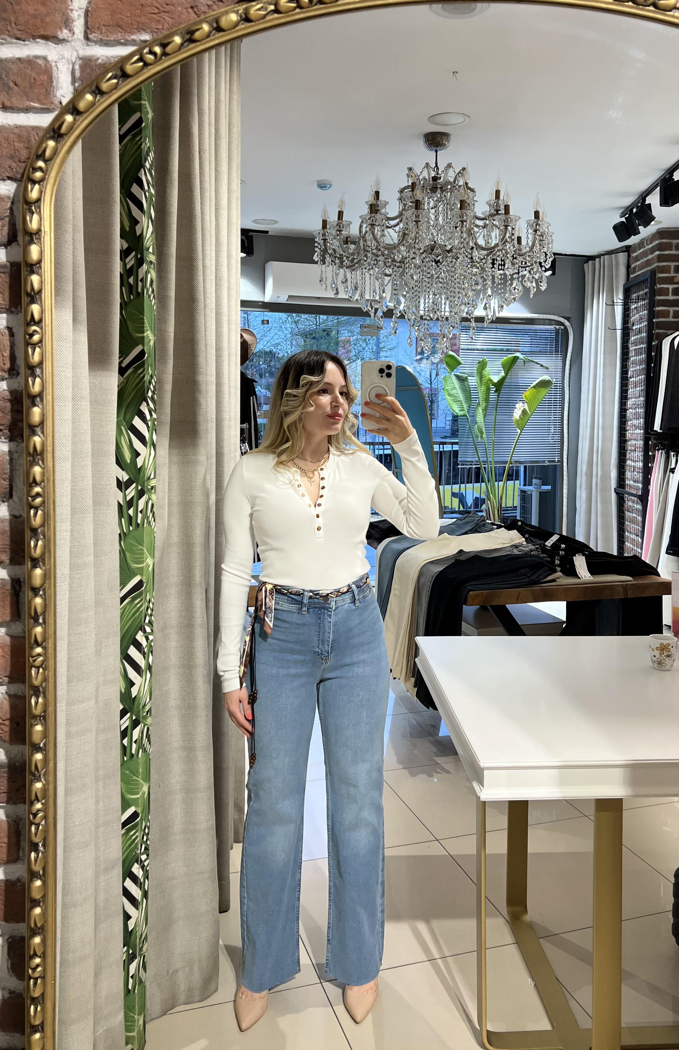  Buz Mavisi Palazzo Jean