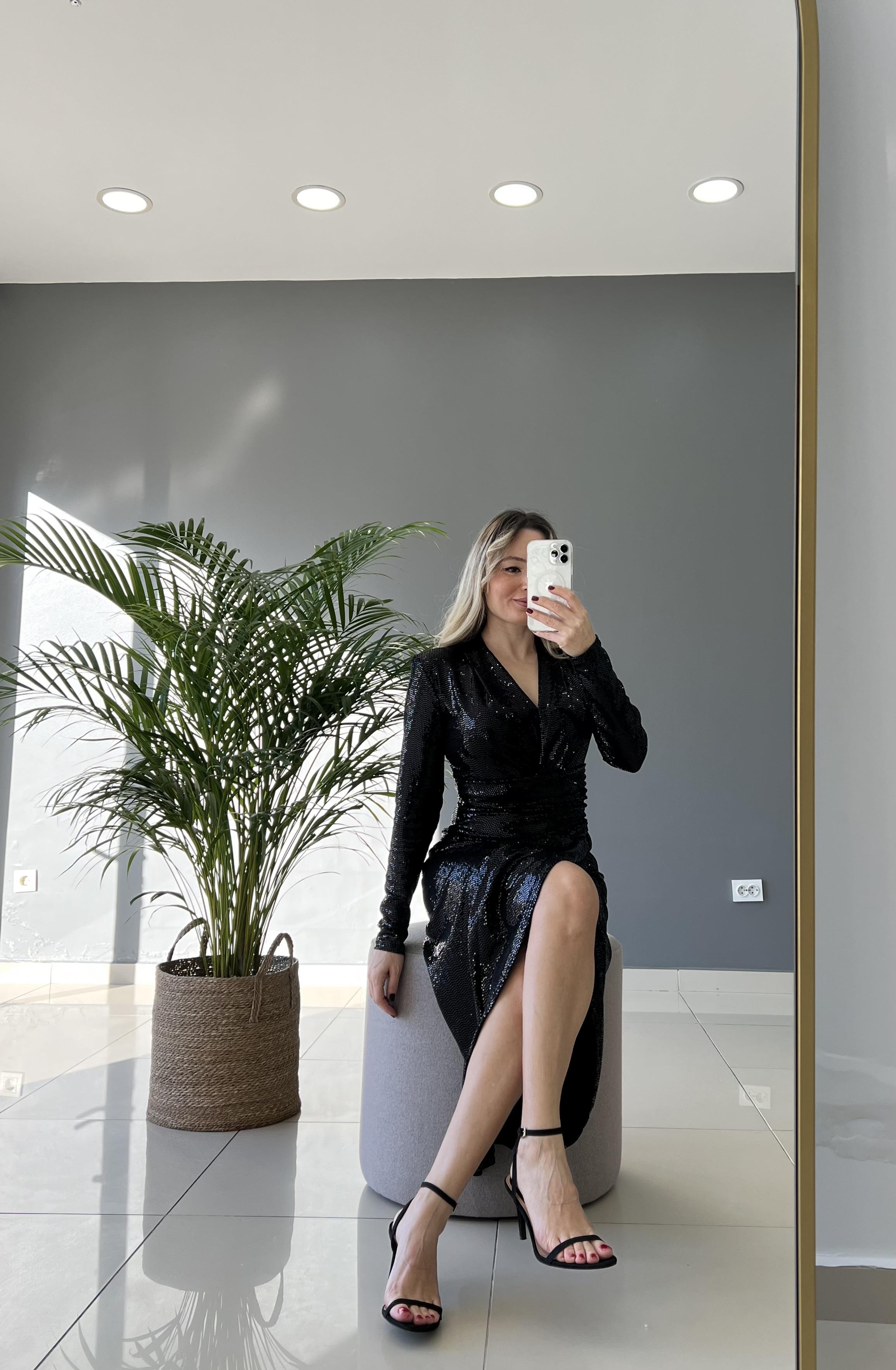 Anvelop Uzun Pullu Payetli Elbise 