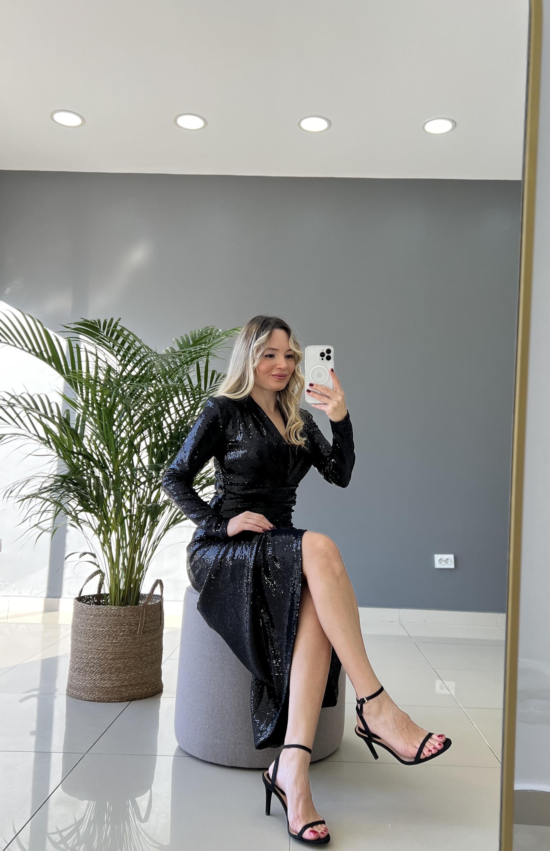 Anvelop Uzun Pullu Payetli Elbise 