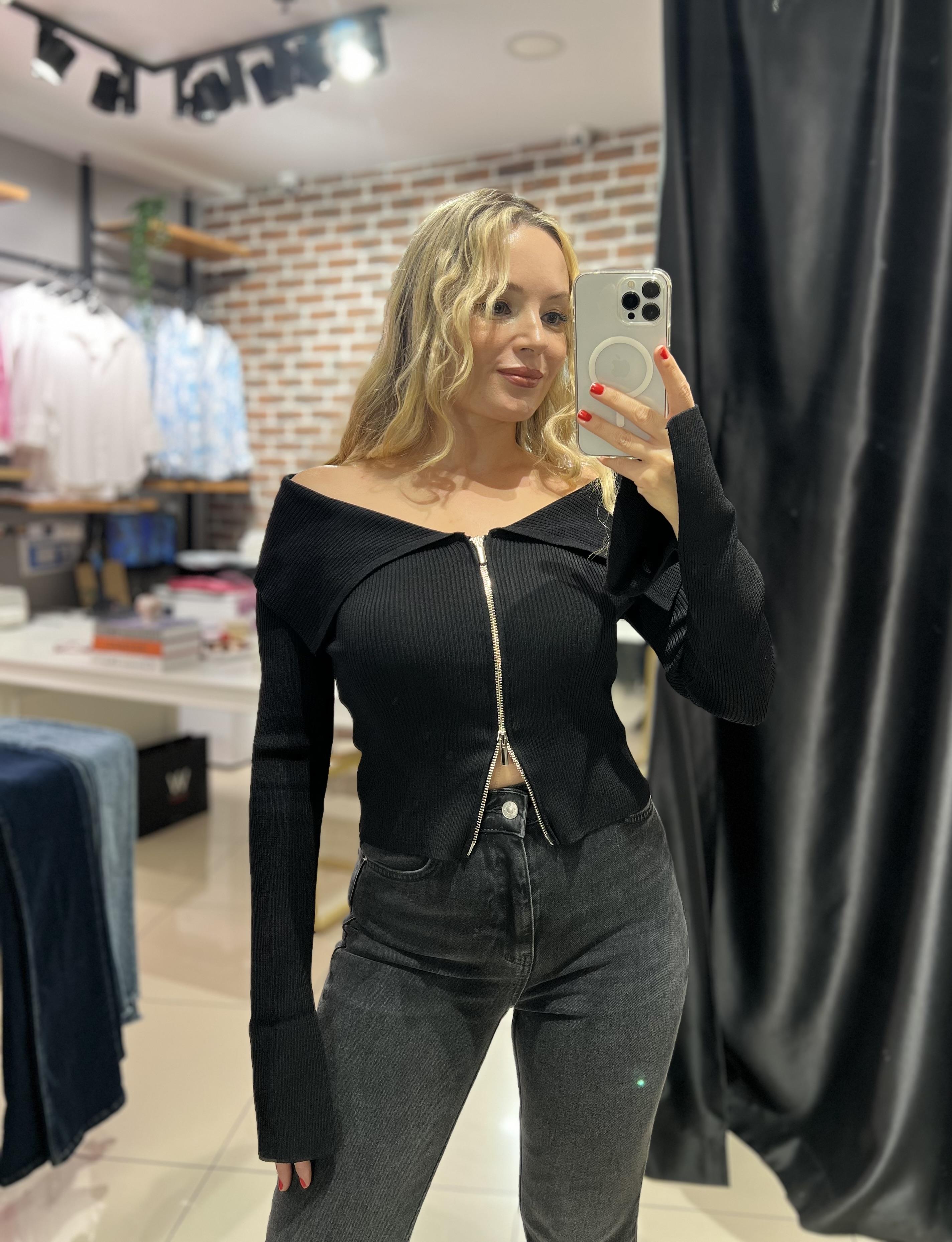 Bardot Yaka Siyah Fermuarlı Triko Hırka