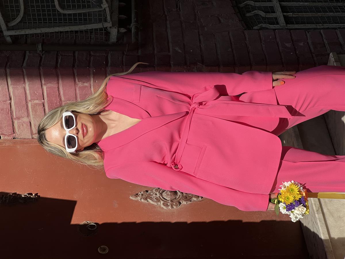 Belden Kuşaklı Takım Elbise