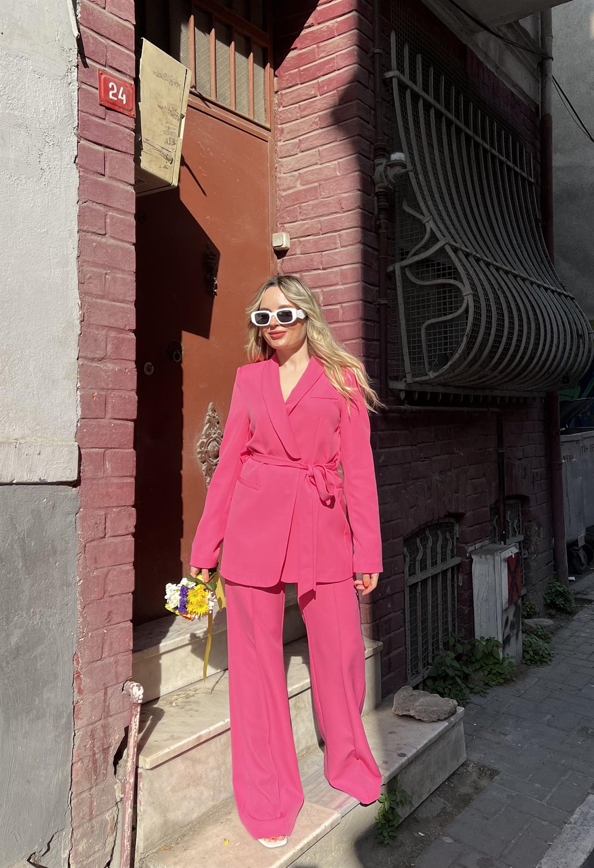 Belden Kuşaklı Takım Elbise