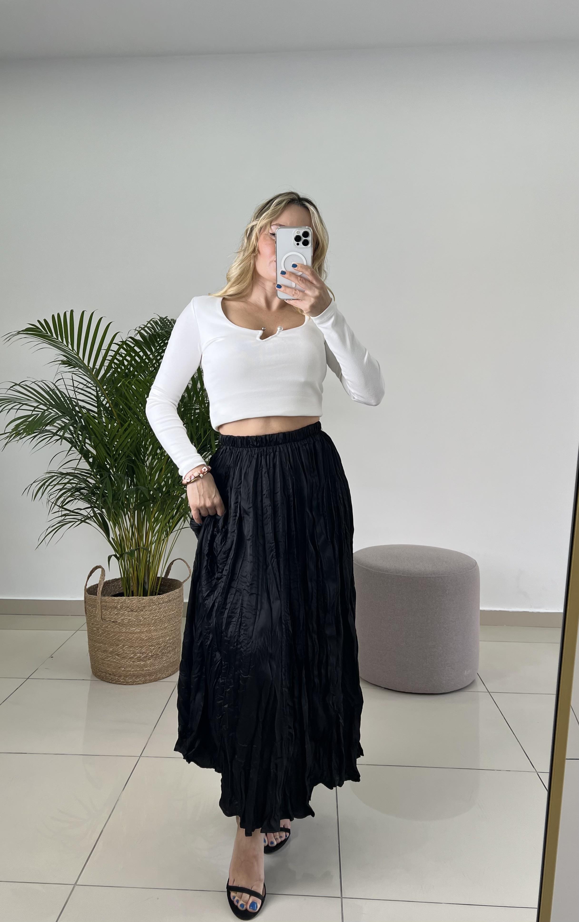 Buruşuk Kumaş Midi Boy Siyah Saten Etek