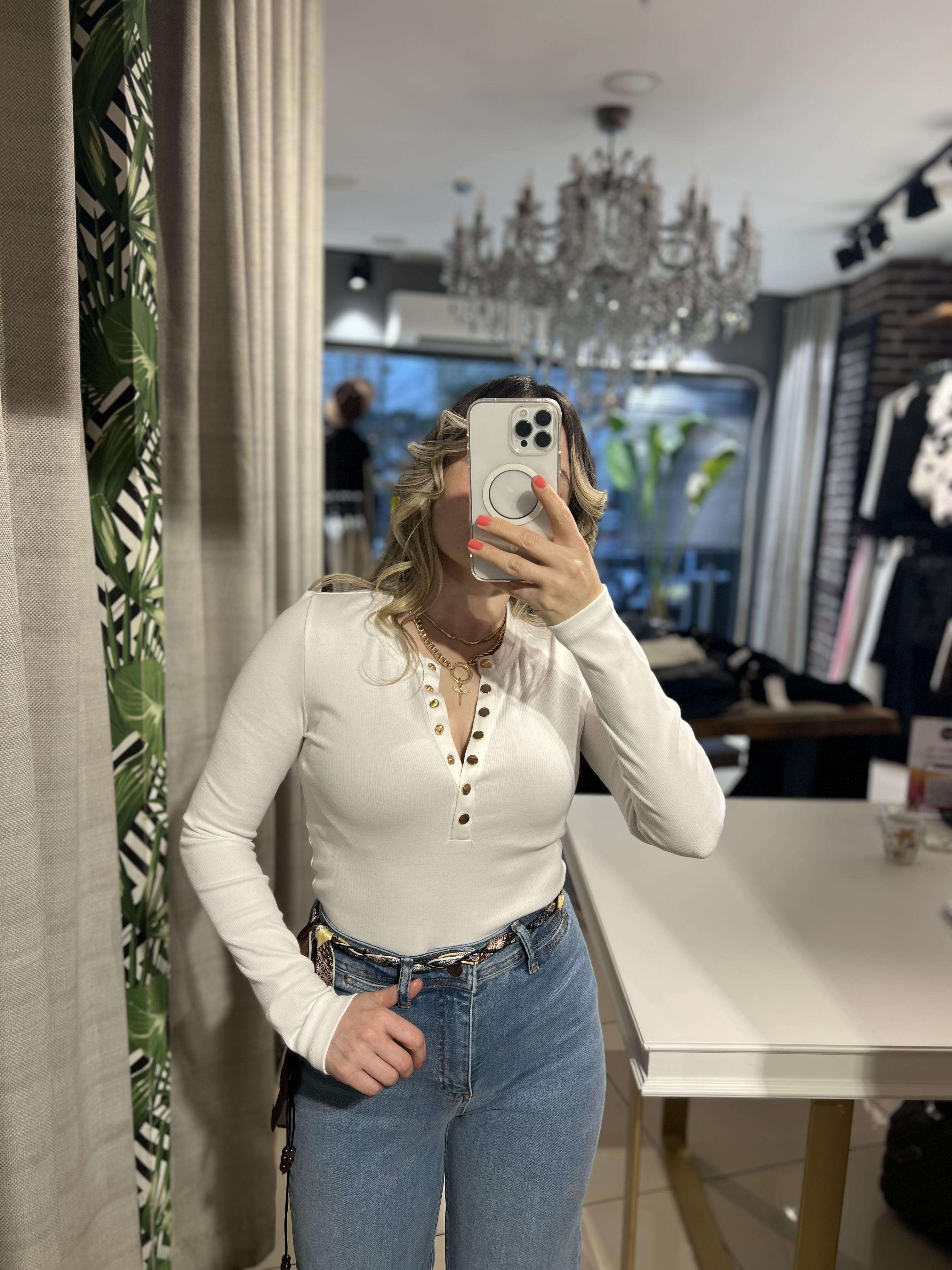 Çıtçıtlı Düğme Detaylı Uzun Kollu Ekru Bluz