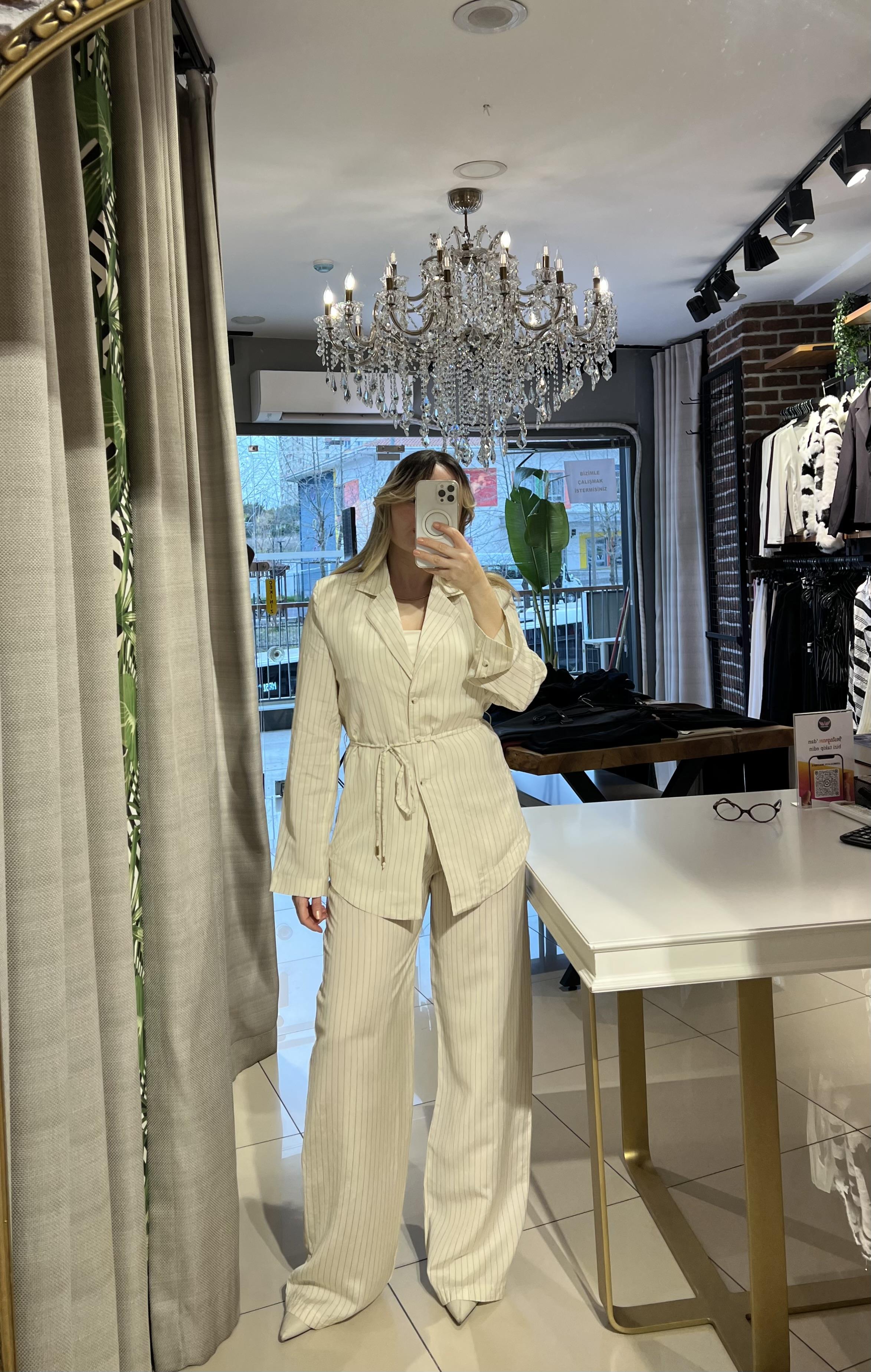 Çizgili Ekru Takım