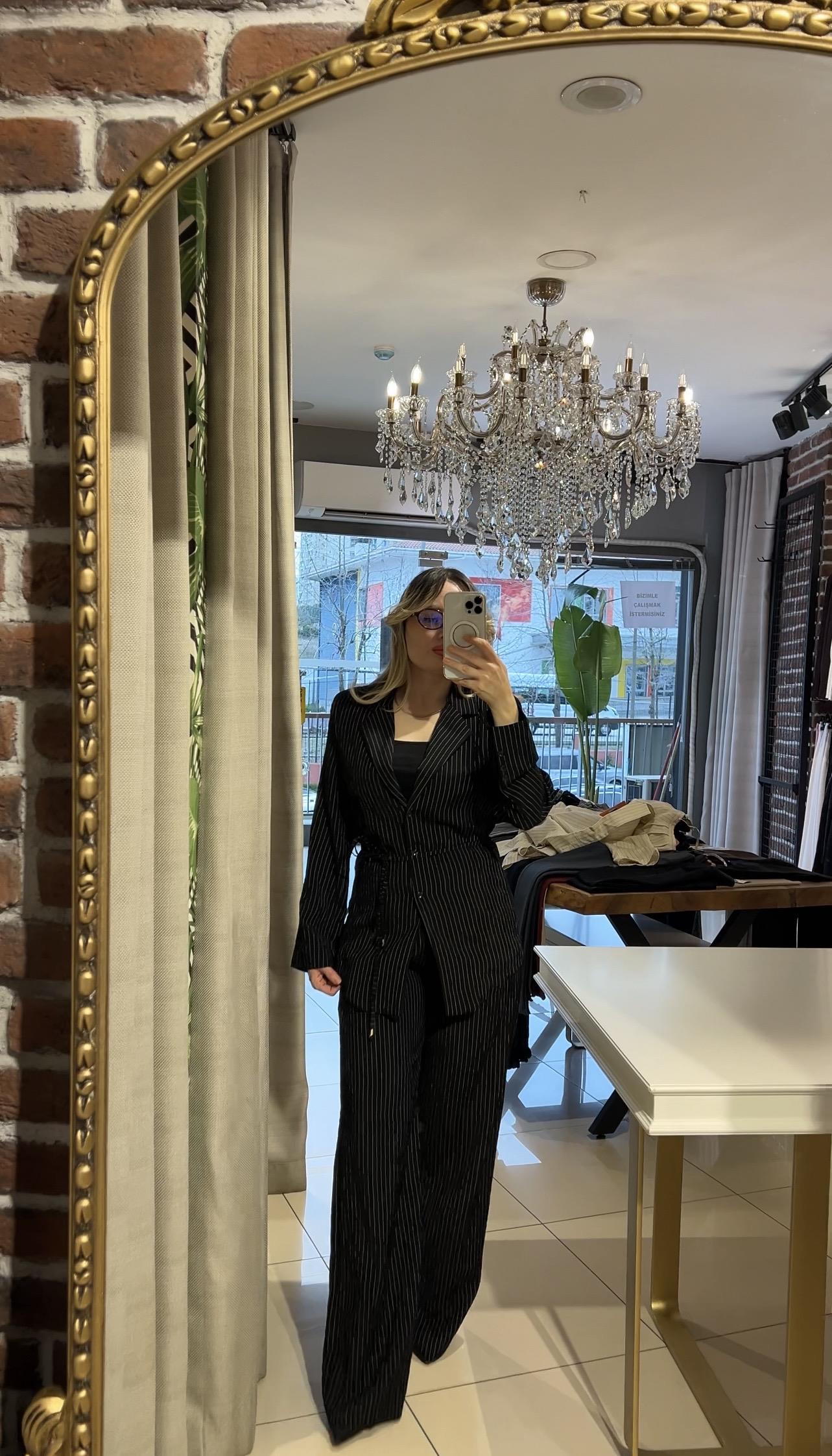 Çizgili Siyah Takım