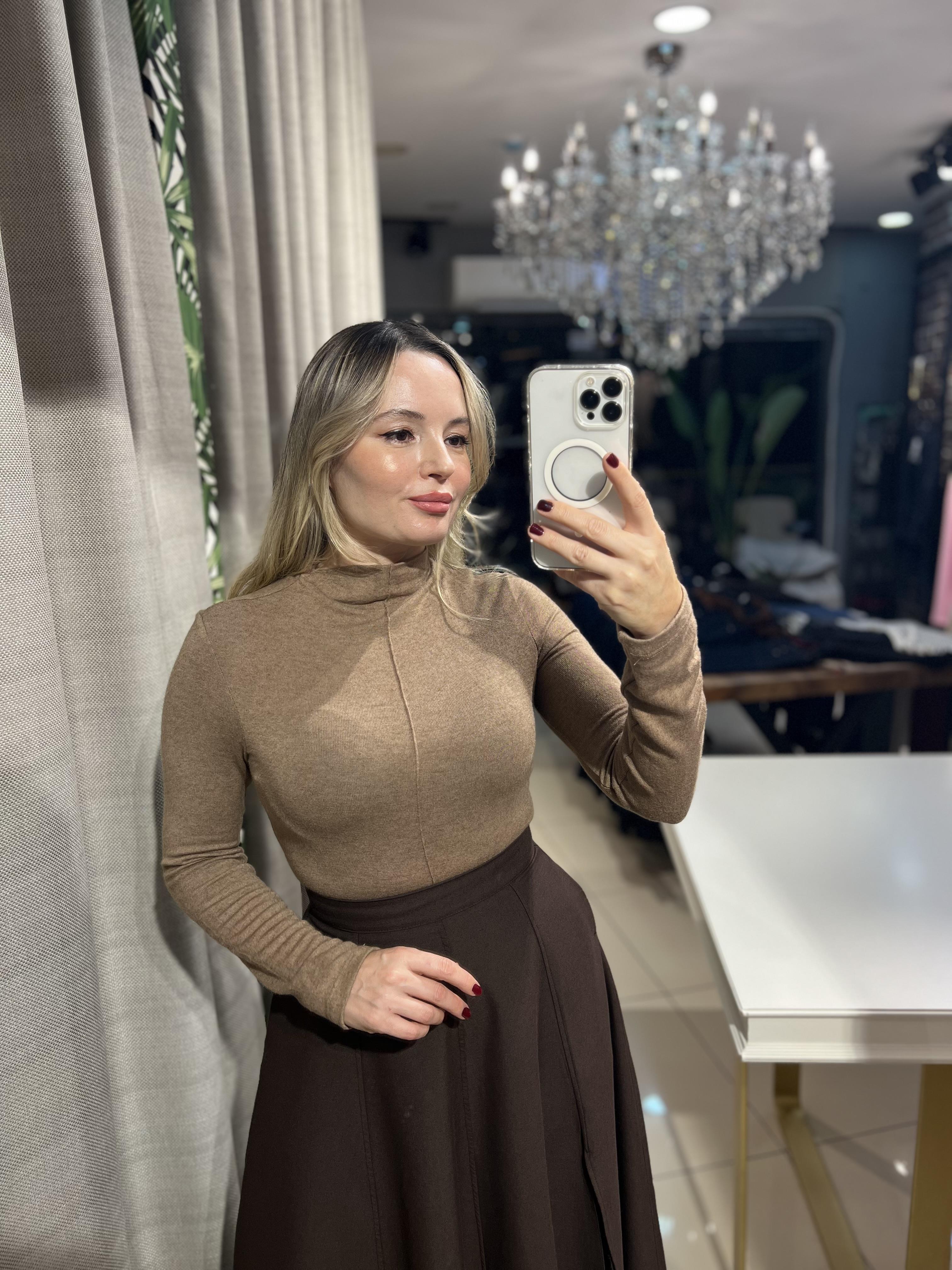 Dik Yaka Uzun Kollu Top