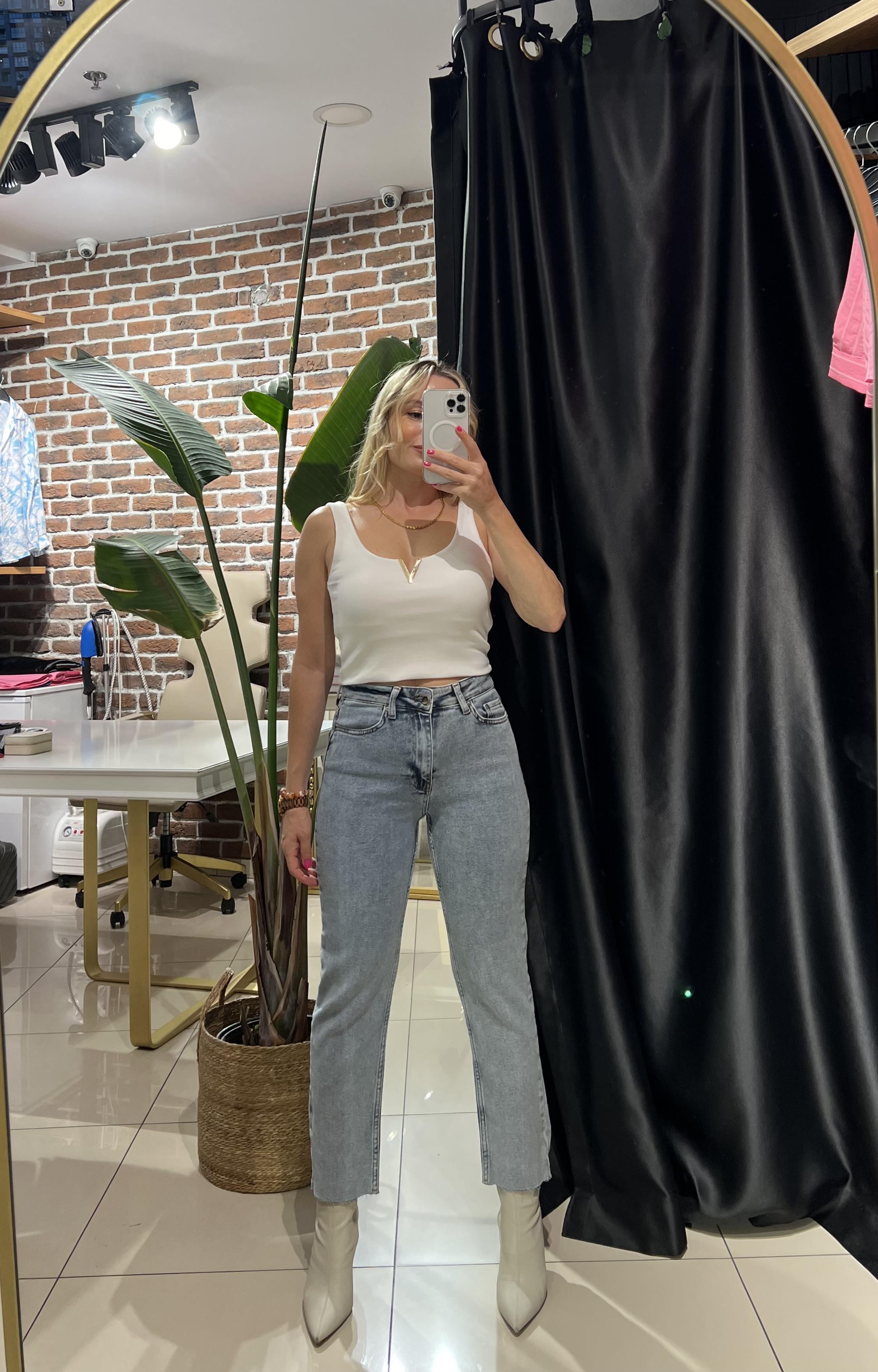 Full Likralı Buz Mavisi Mom Fit Jean Pantolon