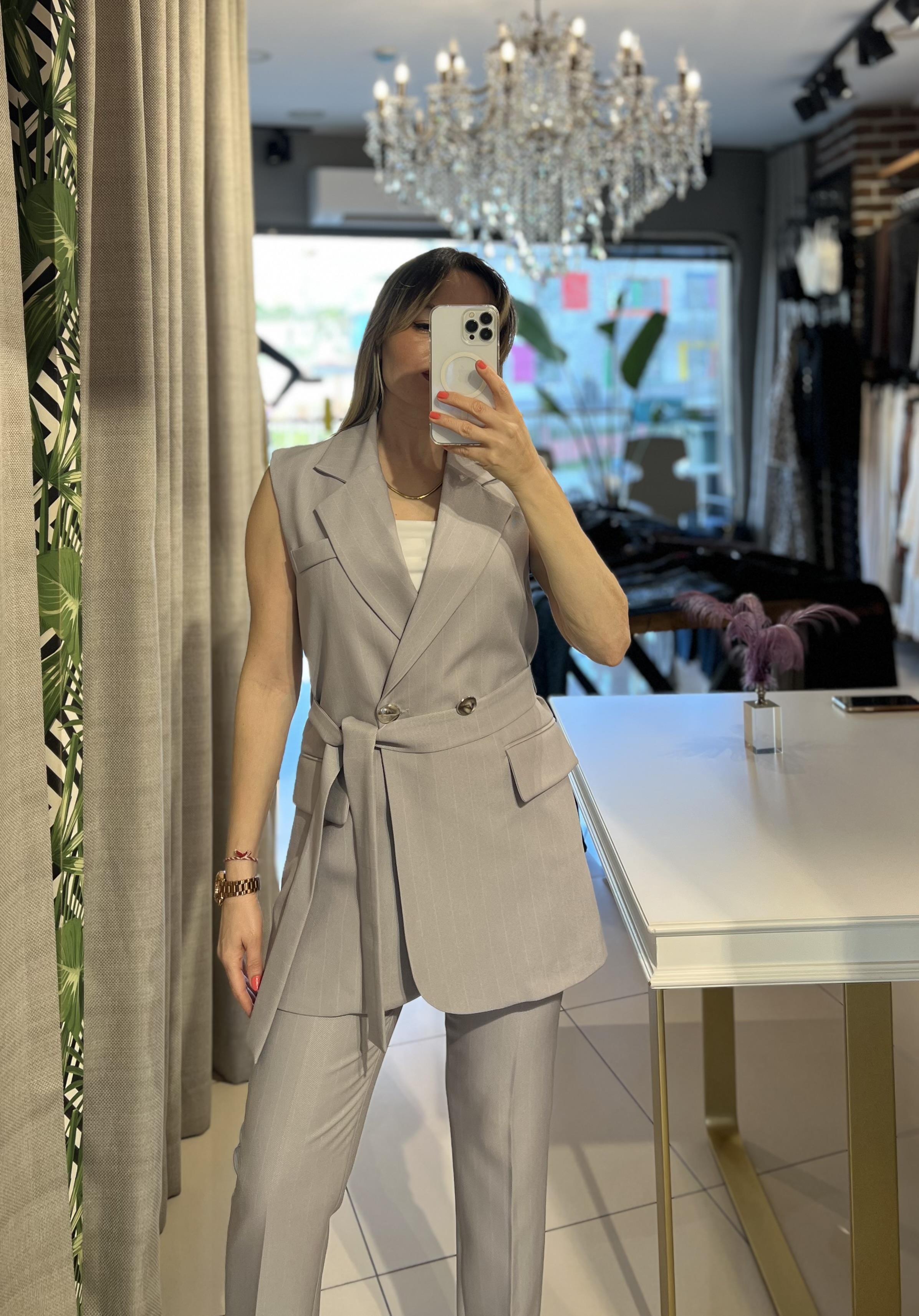 Gri Beli Kuşaklı Yelek-Pantolon Takım
