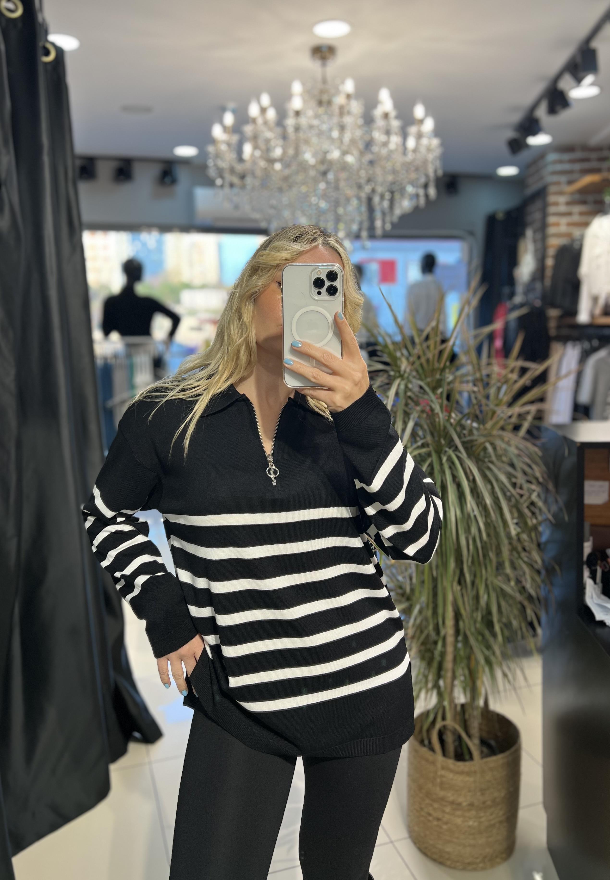 Kamyoner Yaka Fermuar Detaylı Çizgi Desenli Merserize Triko