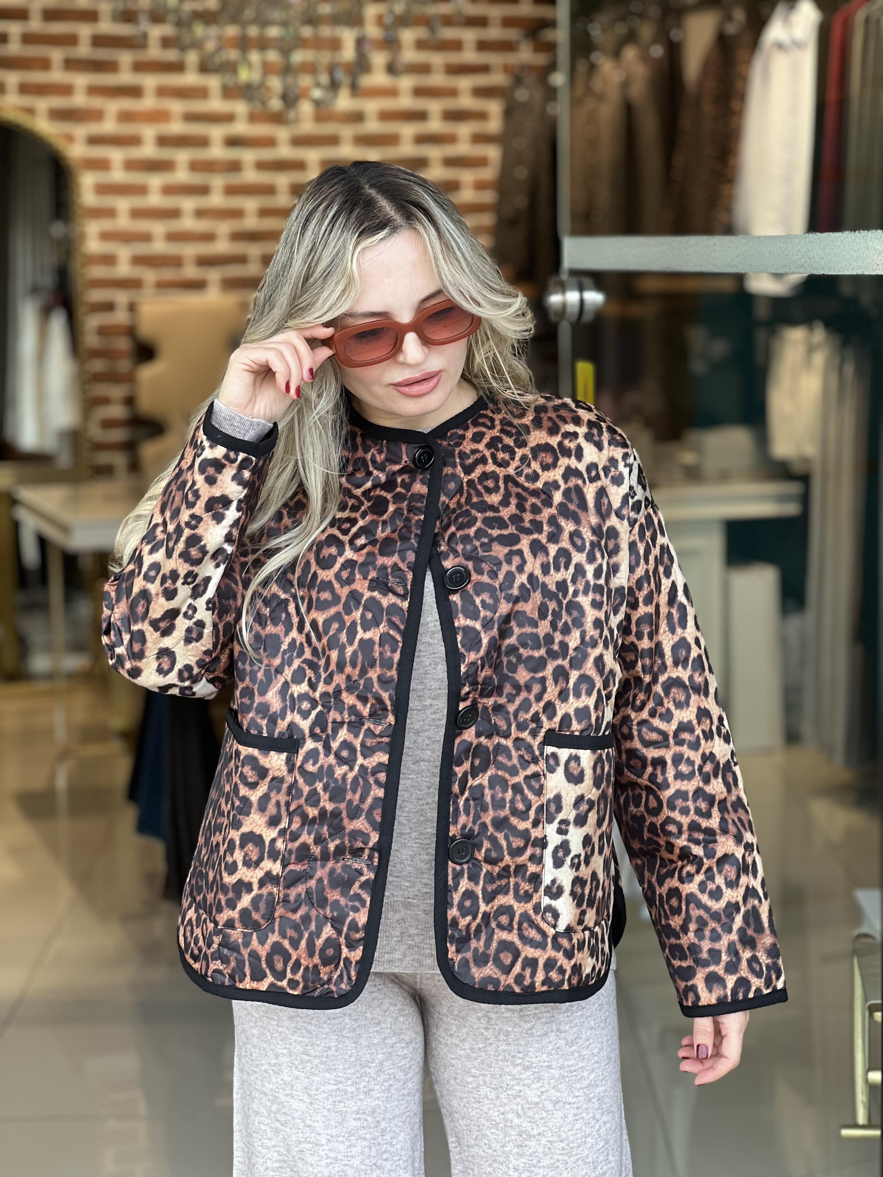 Kapitone Leopar Desen Mont
