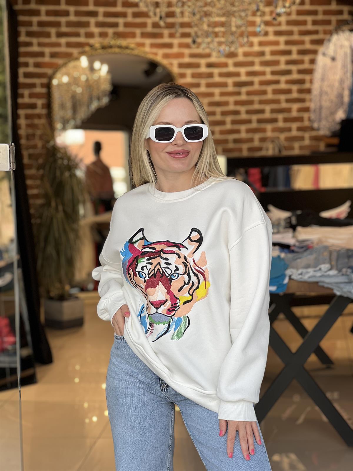 Kaplan Nakışlı Ekru Sweatshirt 