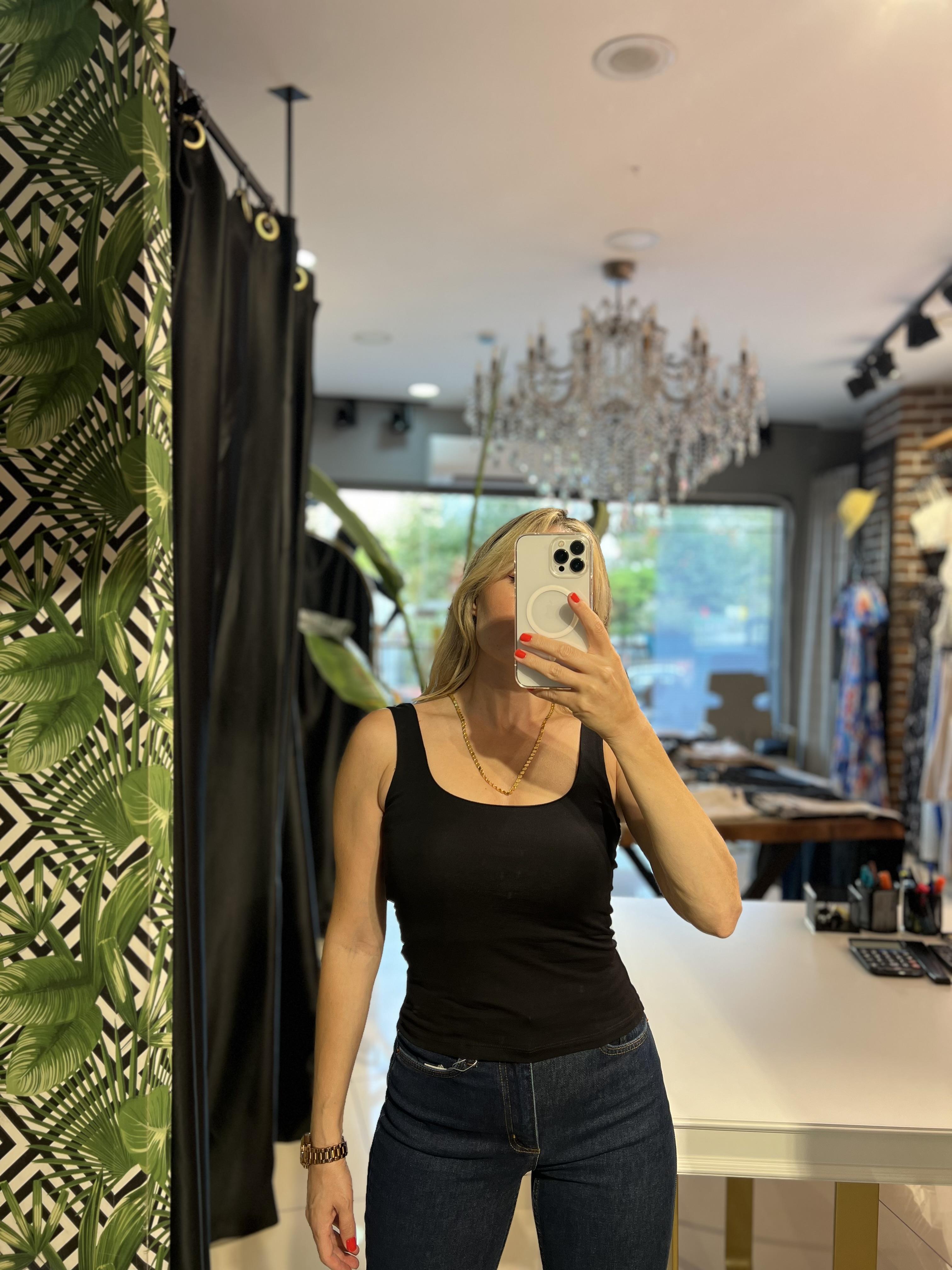 Kare Yaka Pamuk Siyah Atlet