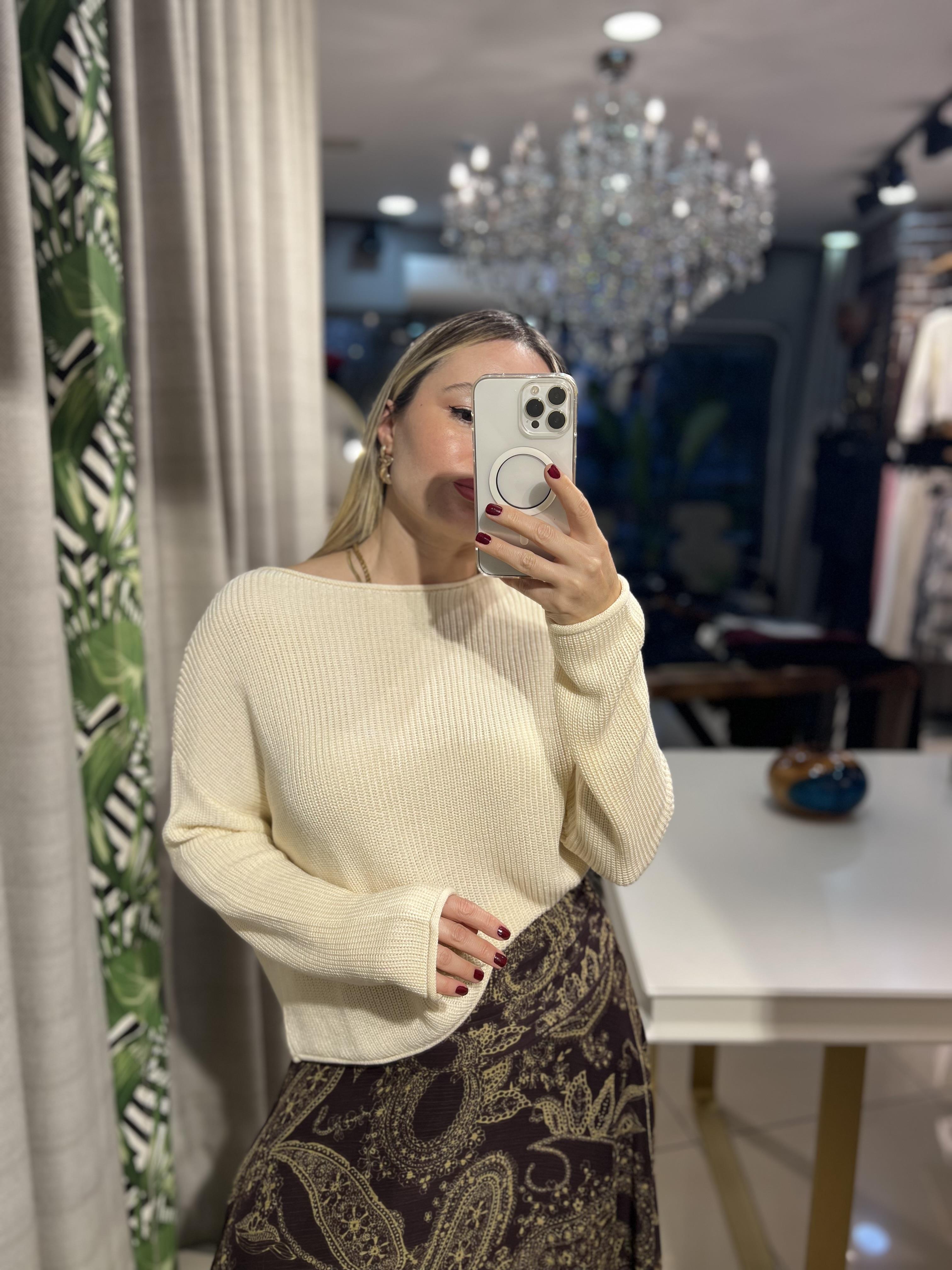 Kayık Yaka Ekru Triko Kazak