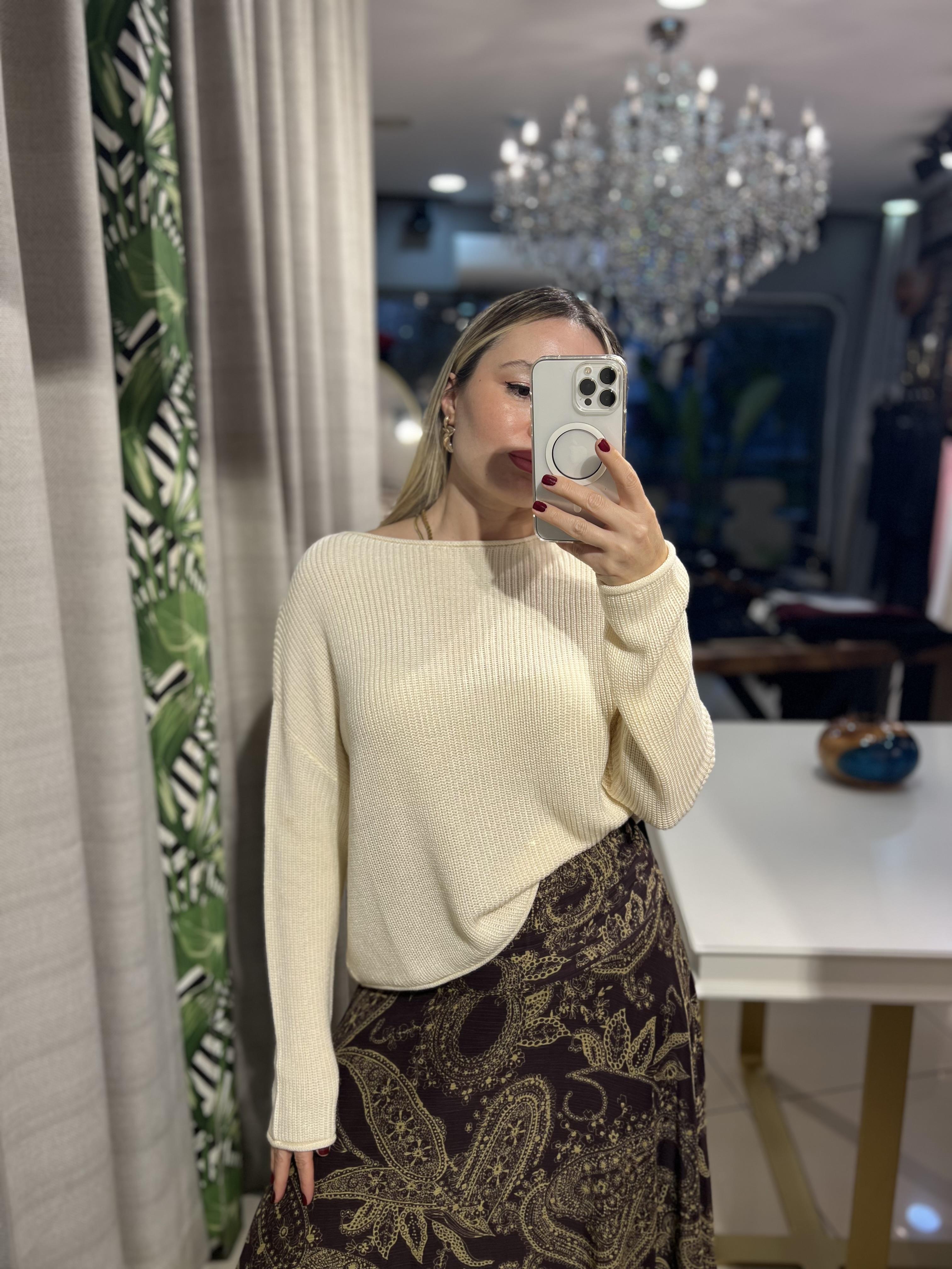 Kayık Yaka Ekru Triko Kazak