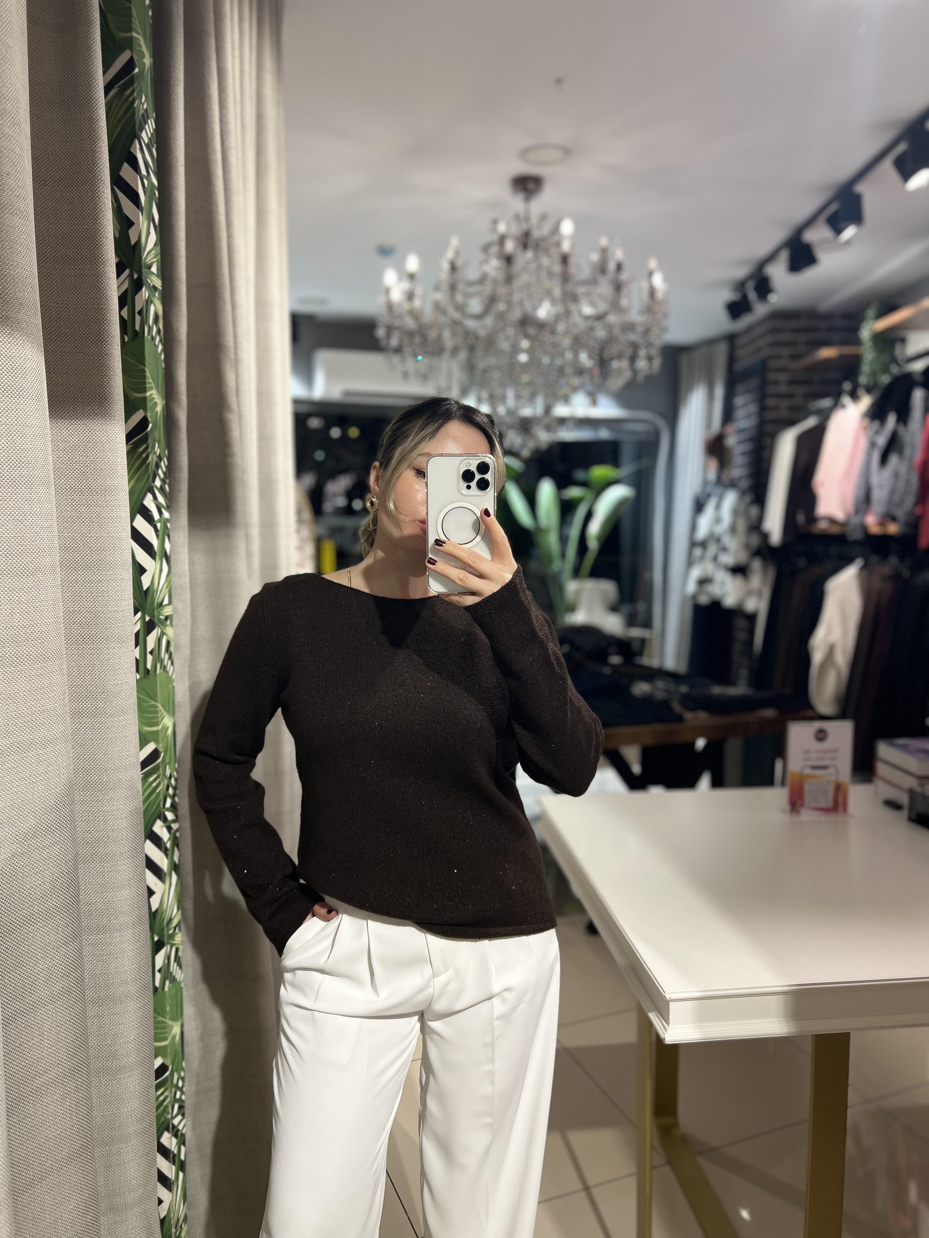 Kayık Yaka Kahverengi Pullu Triko