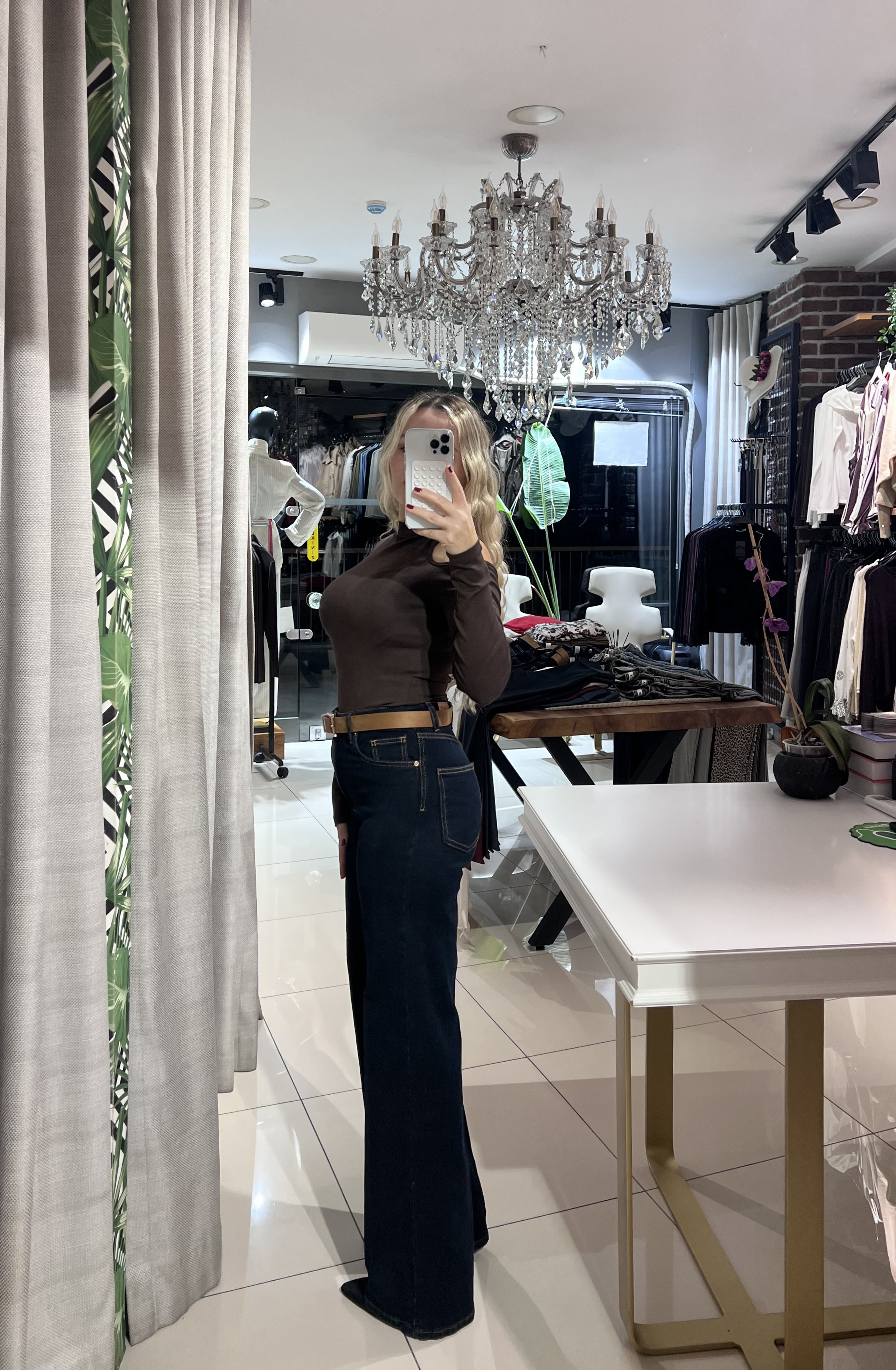 Kemerli Geniş Paça Likralı Jean Pantolon