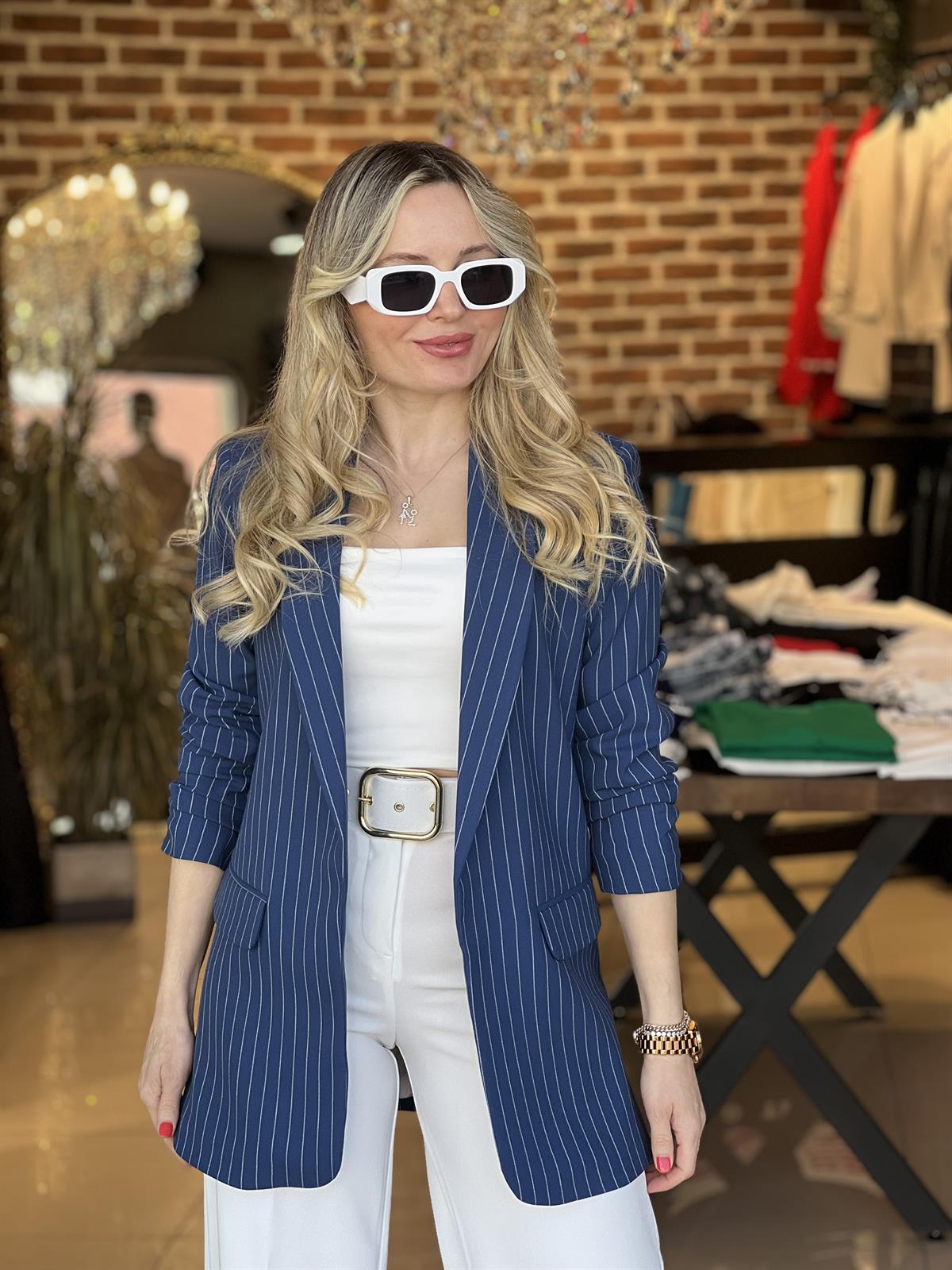 Kolu Büzgülü Çizgili Ceket