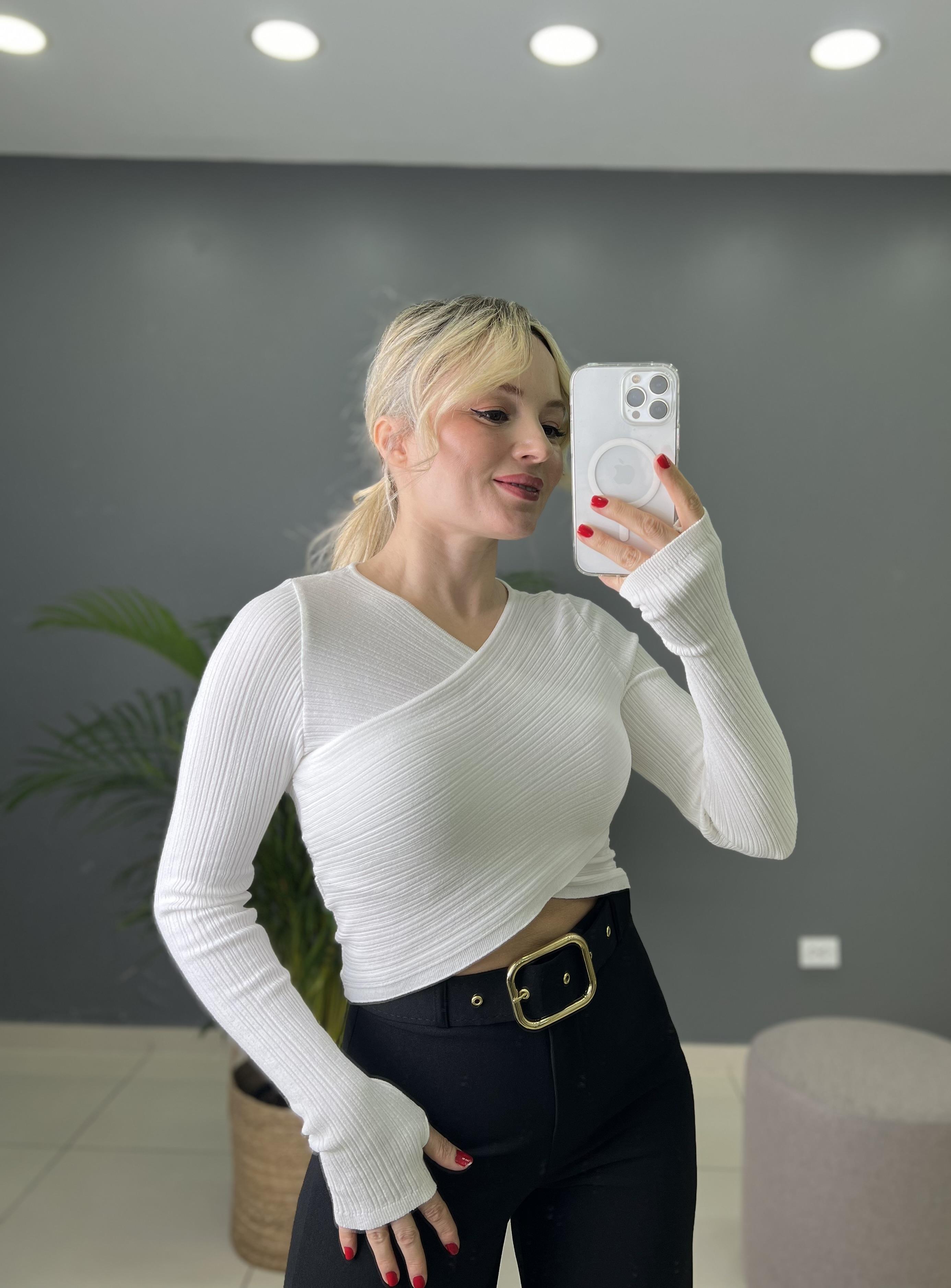 Kruvaze Yaka Kol Ağızı Geçmeli İnce Crop Triko