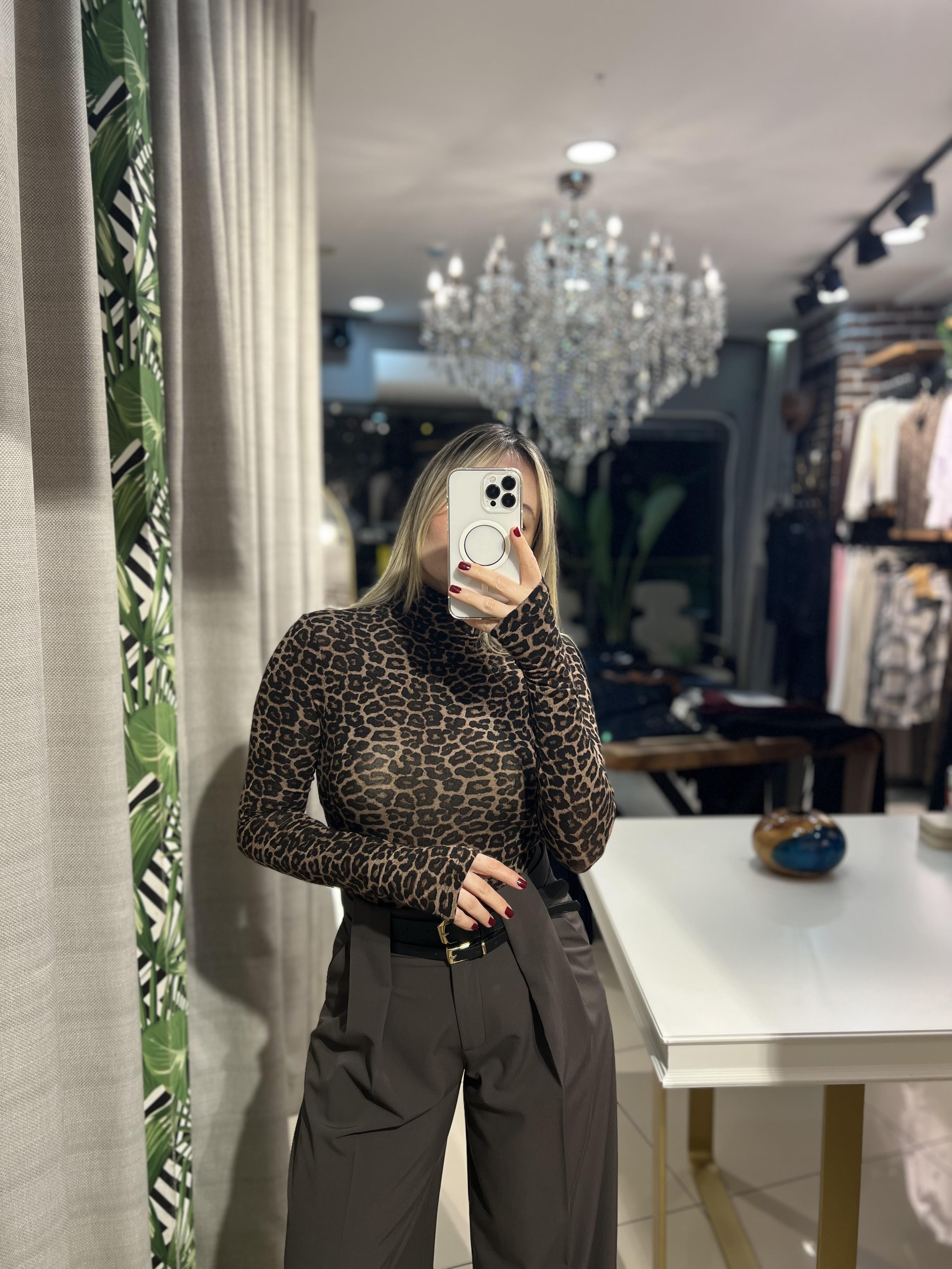 Leopar Desenli Balıkçı Yaka Top