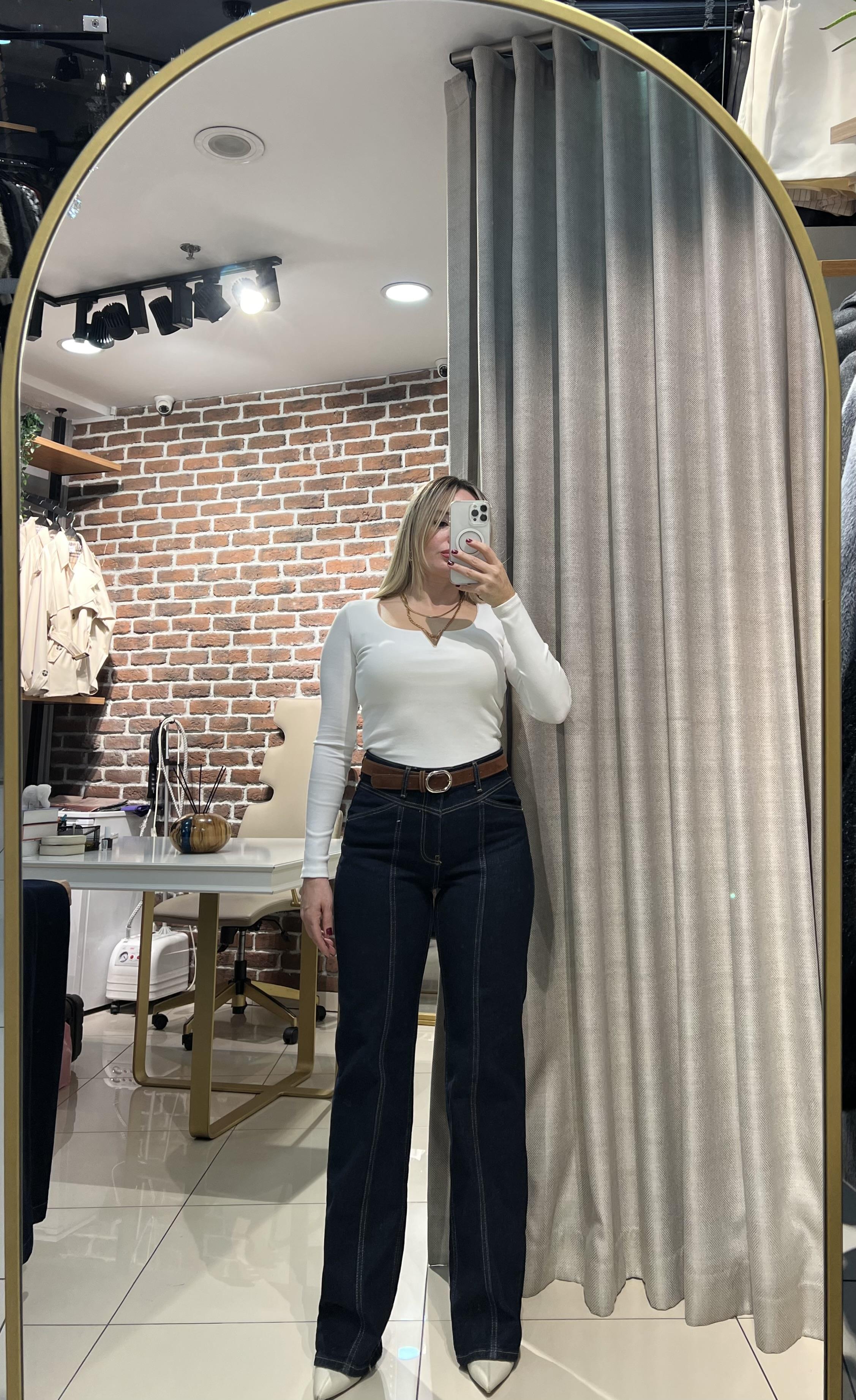 Önü Parça Dikişli Jean