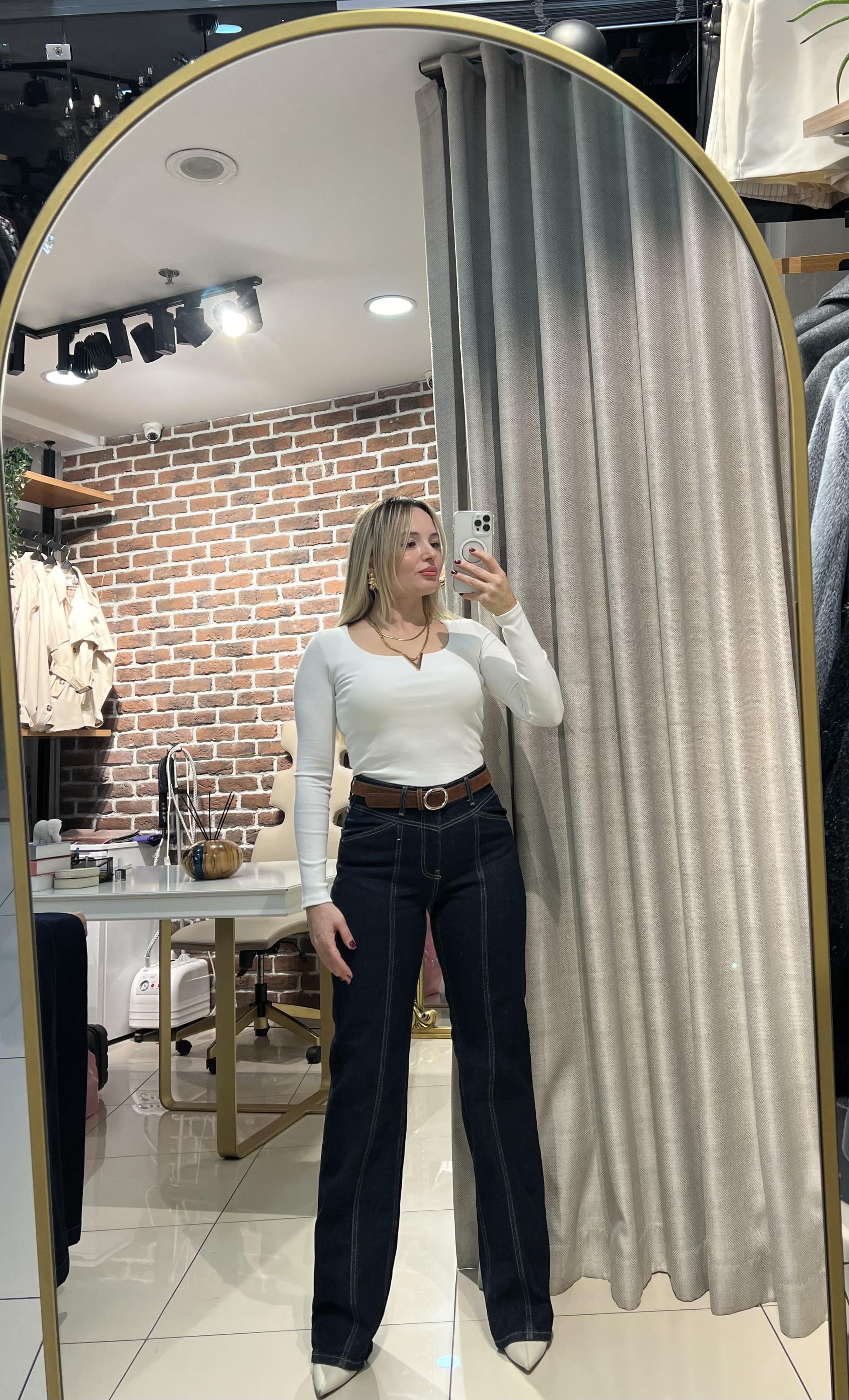 Önü Parça Dikişli Jean