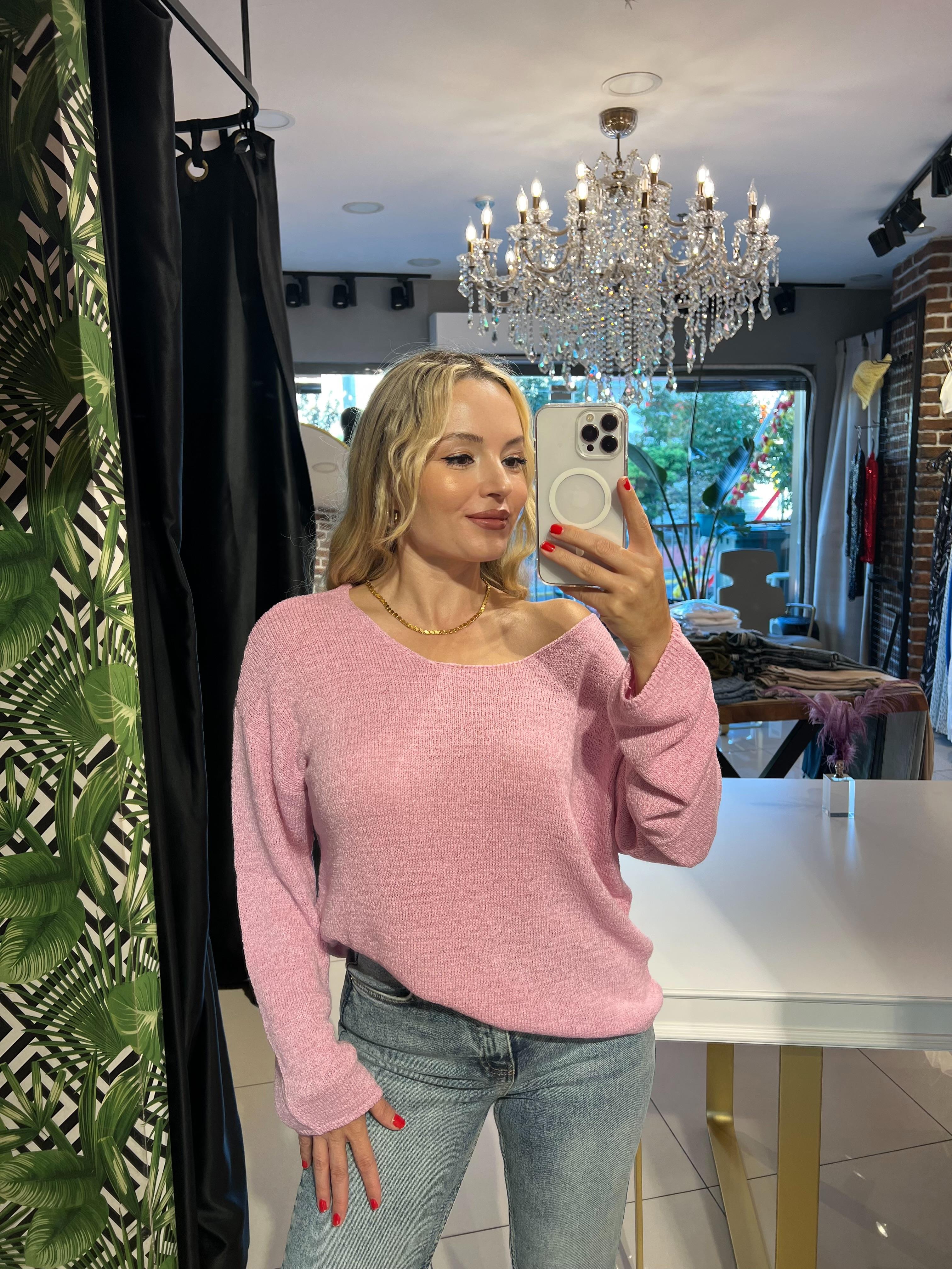 Oval Yaka Yumuşak Dokulu Pembe Triko Kazak