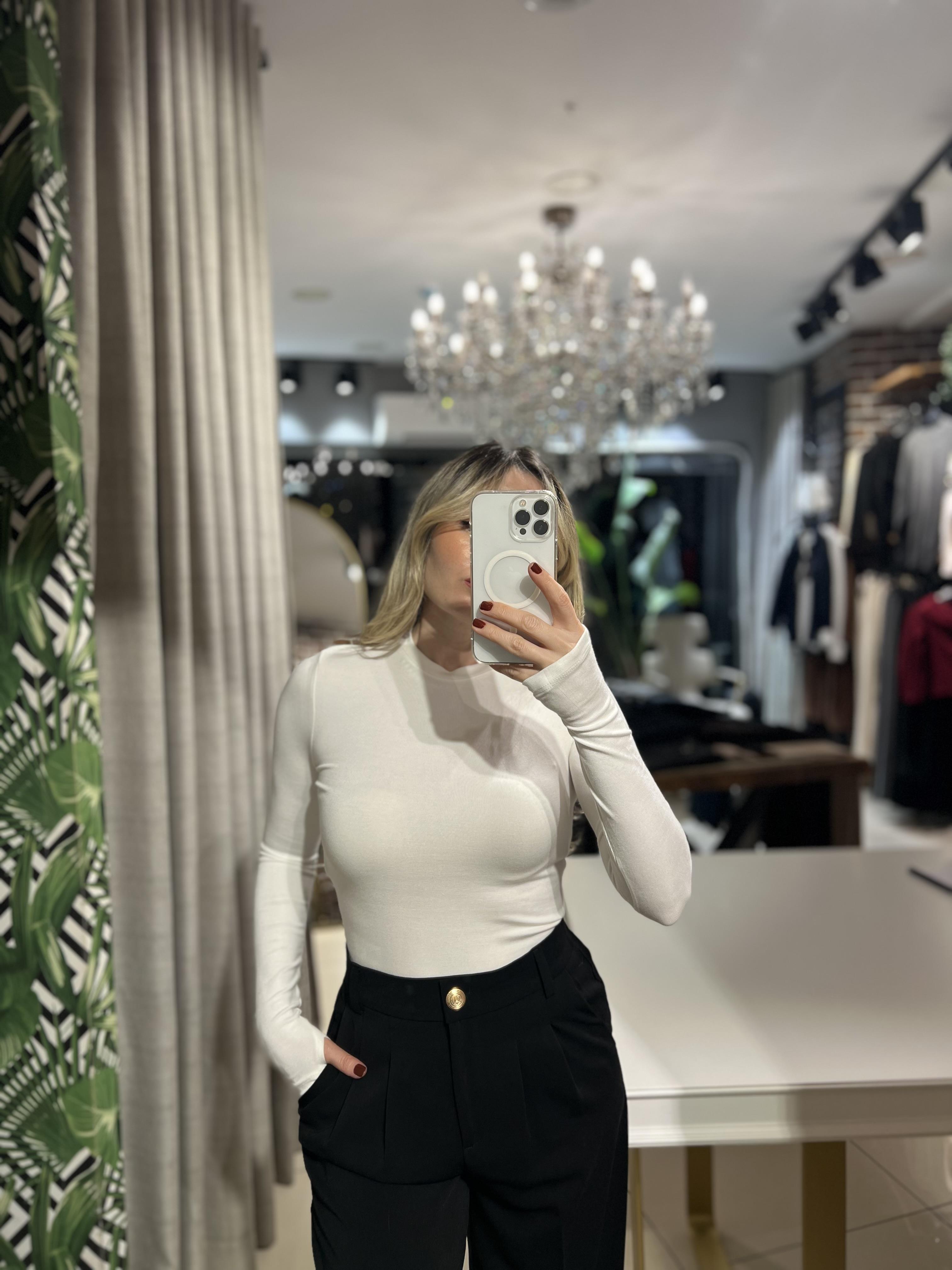 Parmak Geçmeli Ekru Esnek Body